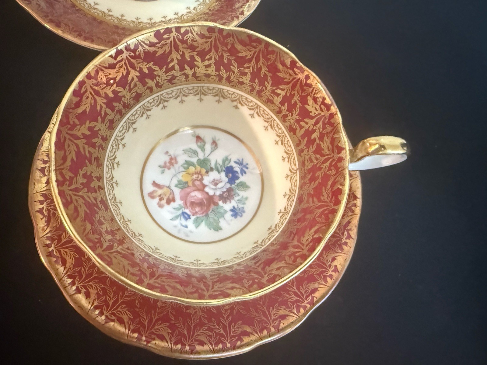 Vintage Aynsley Coventry Tea Cups & Saucers Four-piece Set