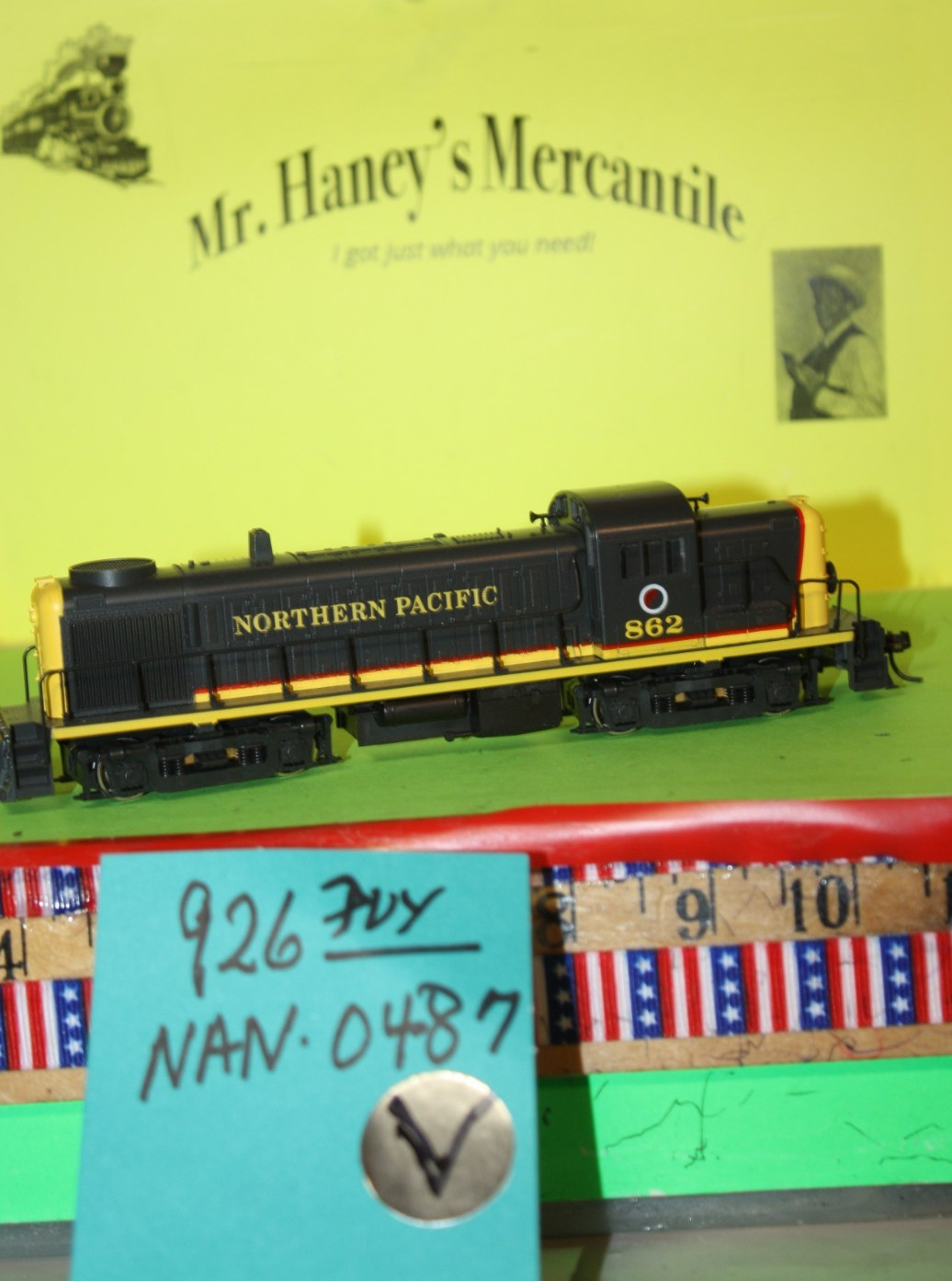 HO* Atlas Premium Lighted, Powered Northern Pacific RS-3-1 Locomotive #862