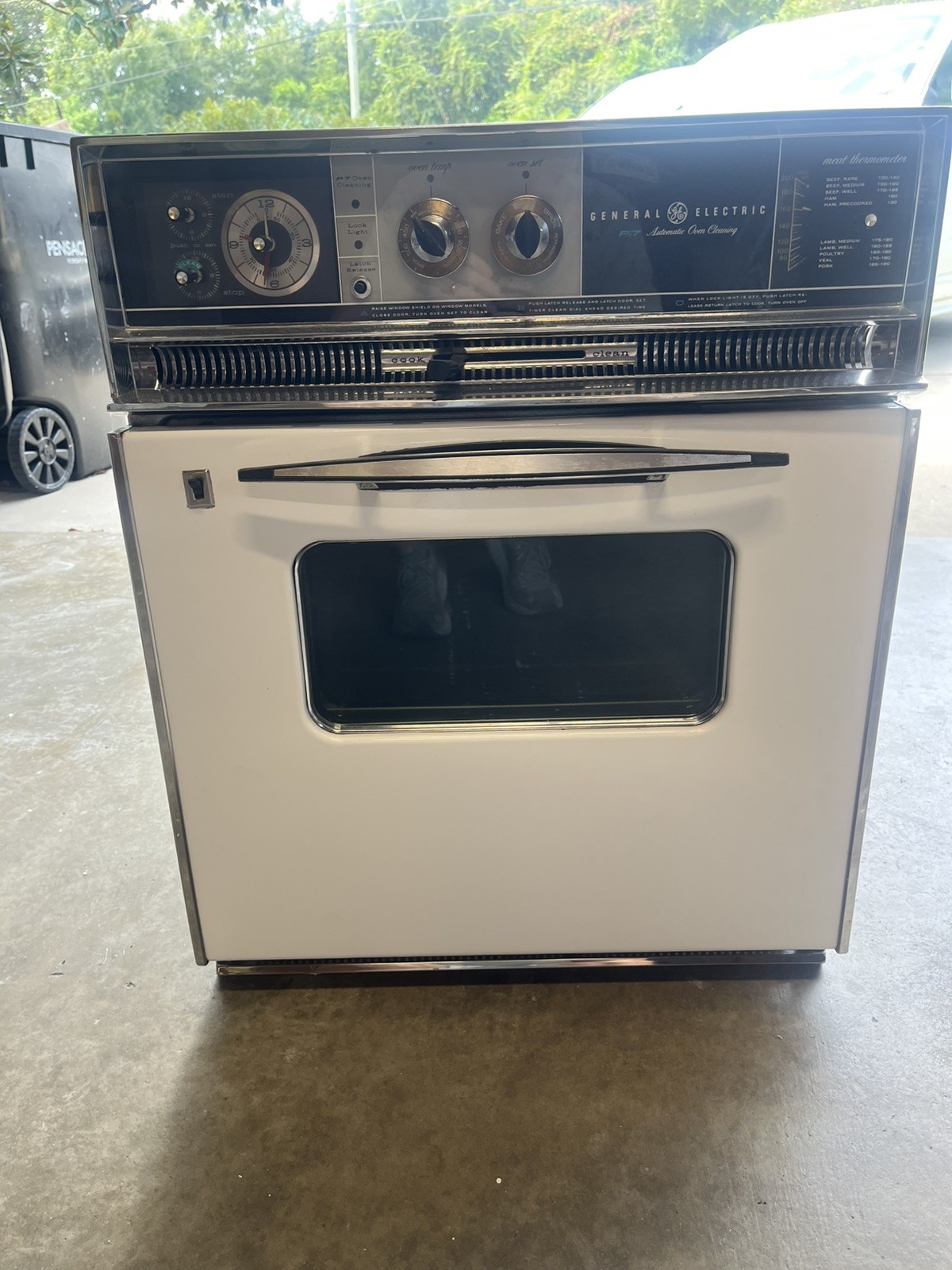 Vintage GE Yellow Wall Oven – Mid Century Modern (1960s/70s)