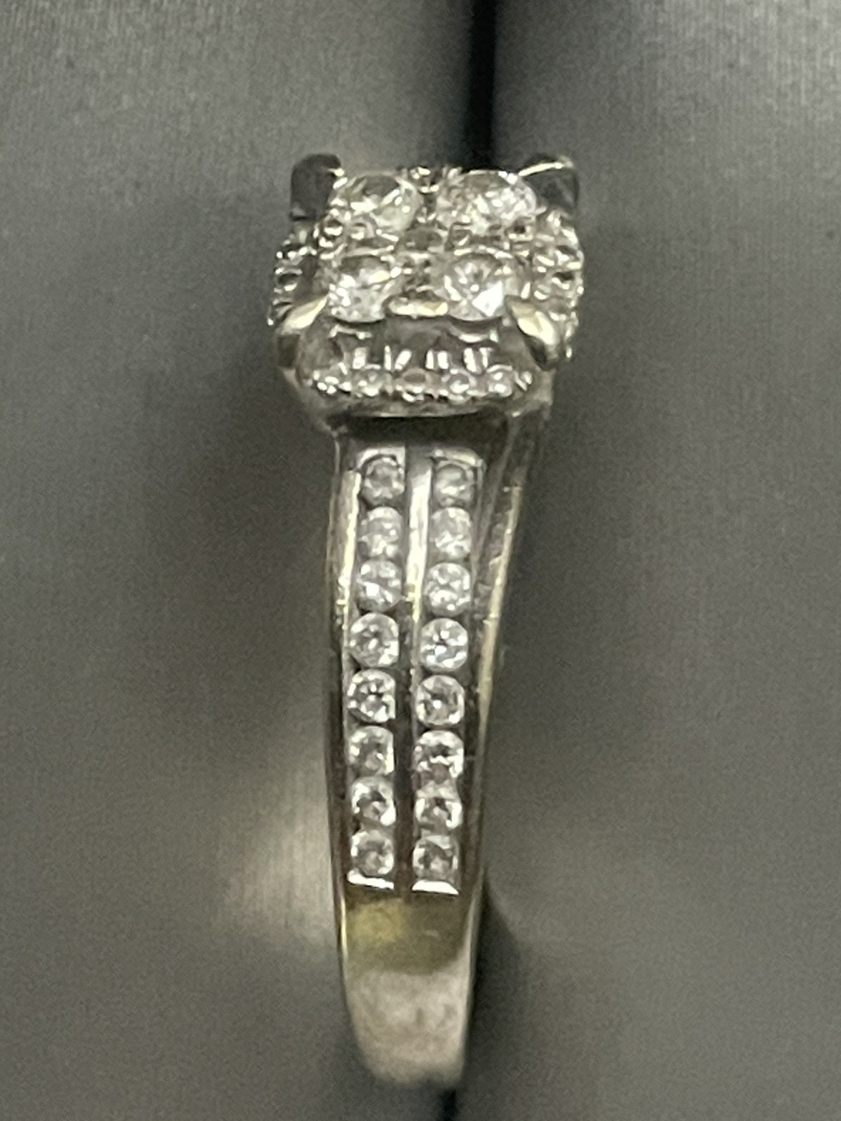 Zales Engagement 10k White Gold 1/2 Ct. T.W Diamond Ring Box Papers Size 7 Nice Zales Engagement 10k White Gold 1/2 Ct. T.W Diamond Ring Box Papers Size 7 Nice