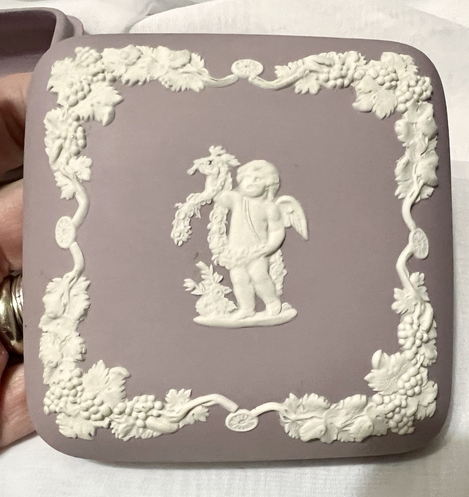 WEDGWOOD Lilac Lavender JASPERWARE Bearded Cherub Angel LIDDED BOX Vintage c1971