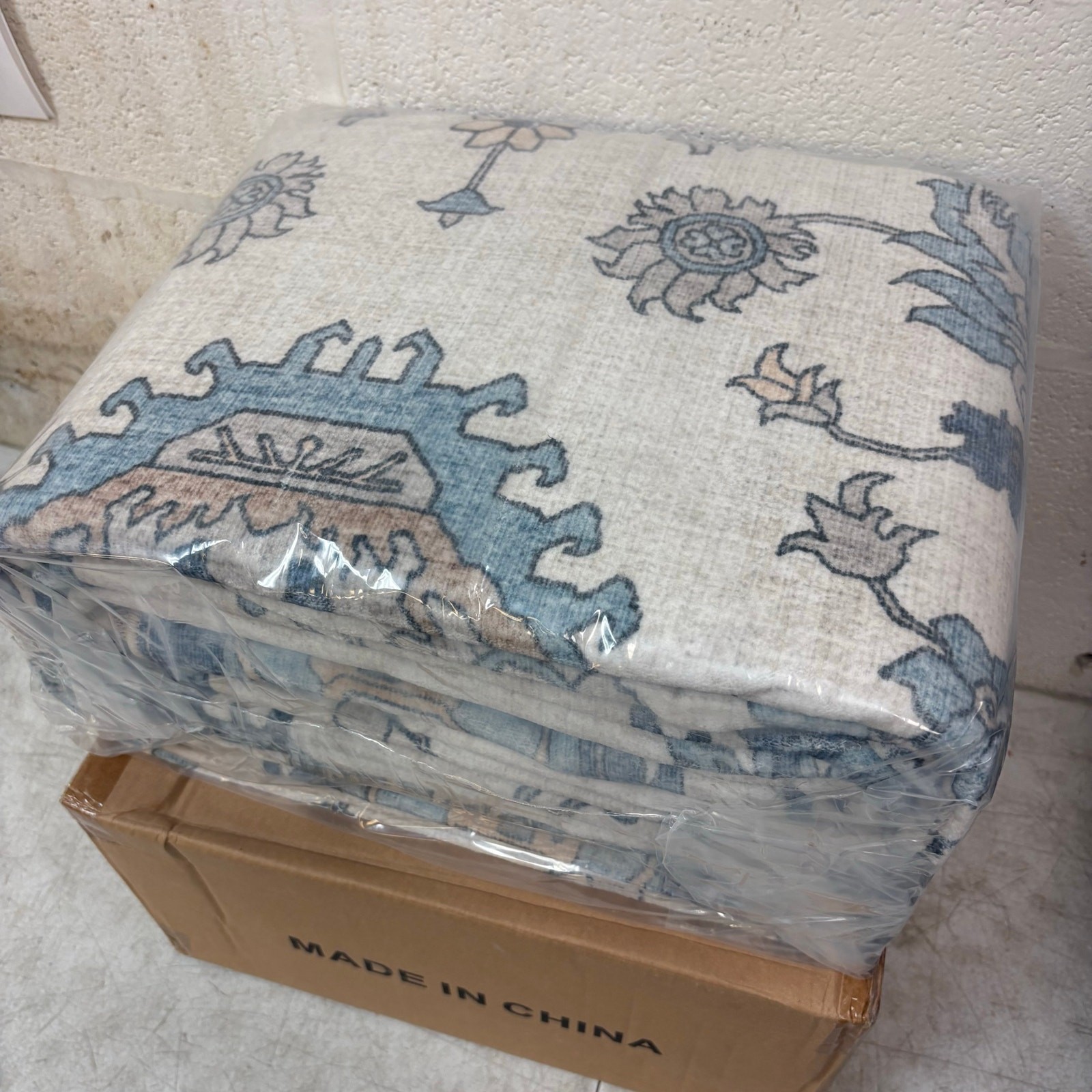 8x10ft Low Pile Area Rug, Machine Washable, Non Skip Vintage Floral Blue & White 8x10ft Low Pile Area Rug, Machine Washable, Non Skip Vintage Floral Blue & White