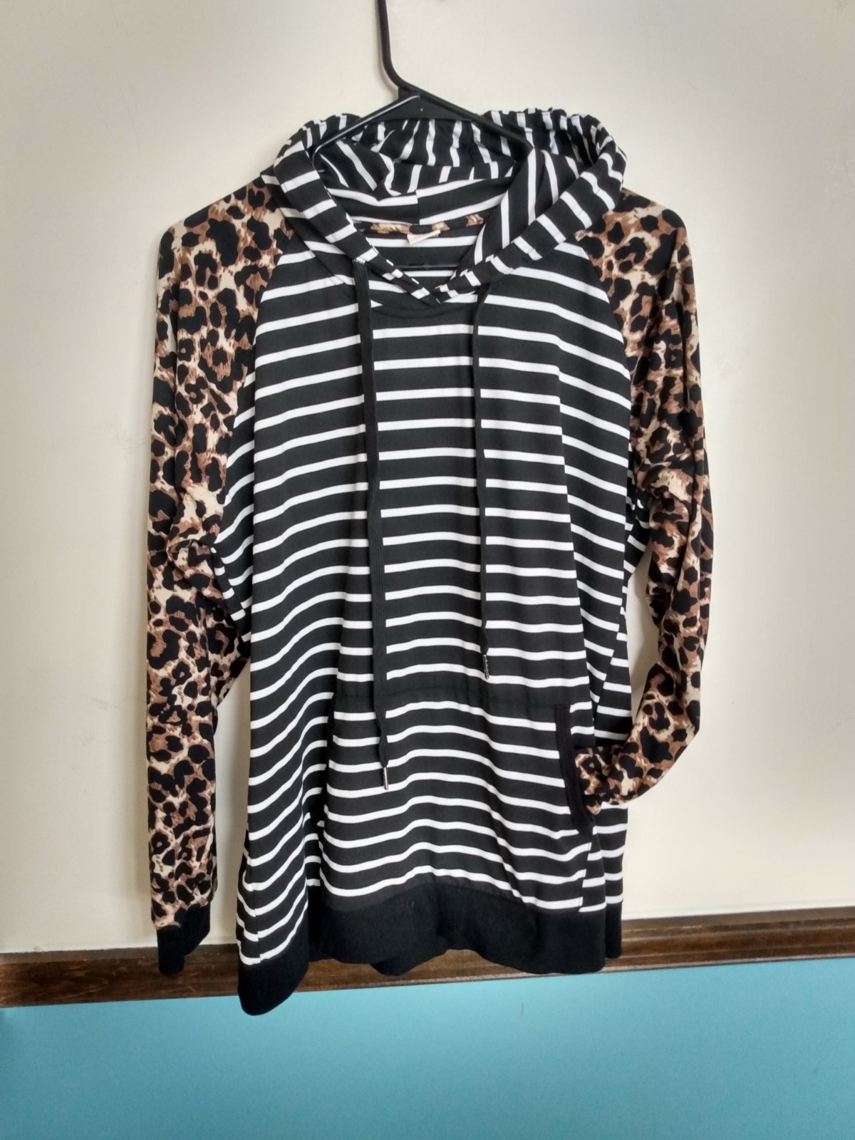 LILDY Womens Size L Large XL Animal Print Black White Super Soft Hoodie Pockets LILDY Womens Size L Large XL Animal Print Black White Super Soft Hoodie Pockets