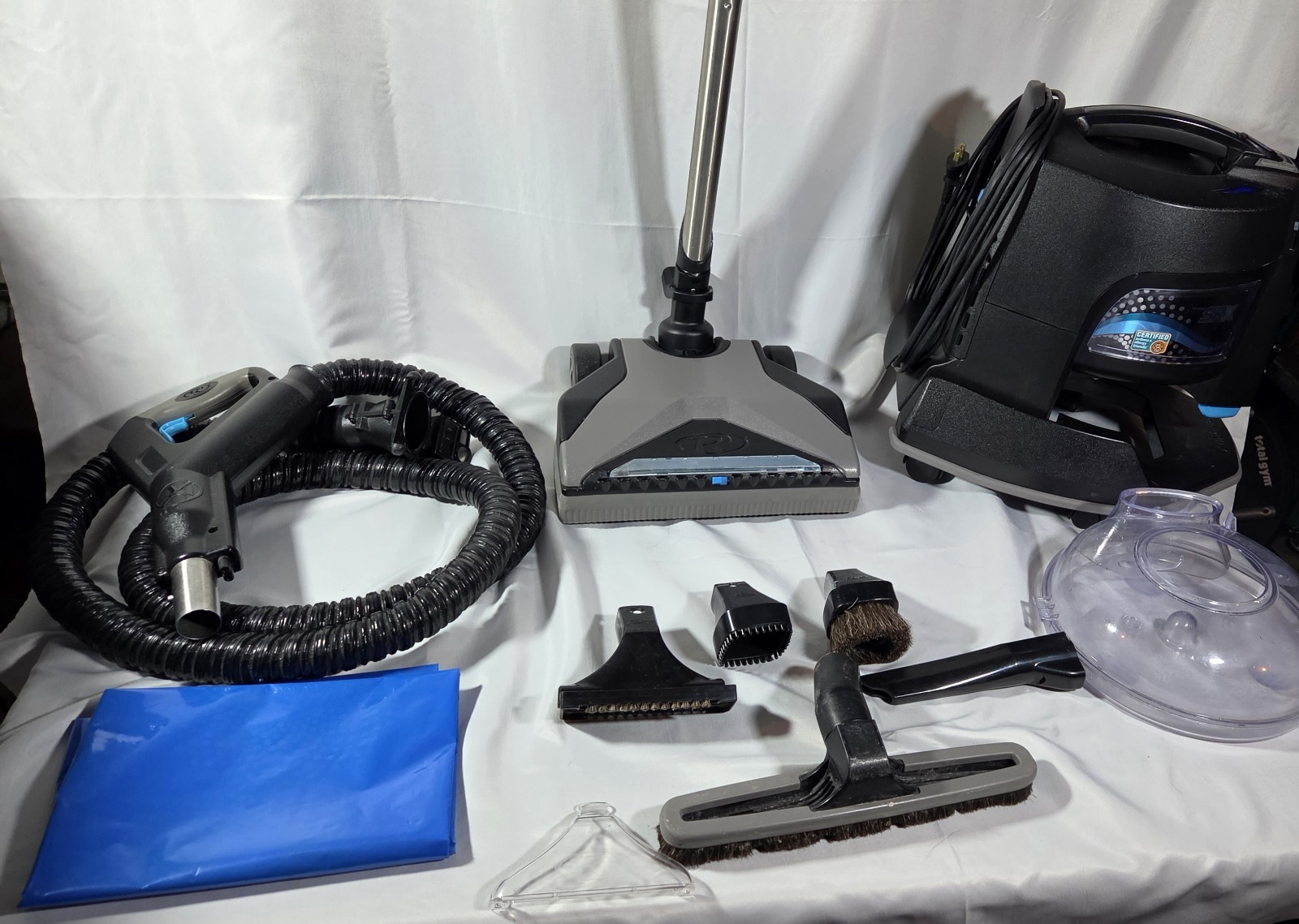 Rainbow SRX Canister Vacuum Cleaner Unit Water Filtration Corded Black/Blue