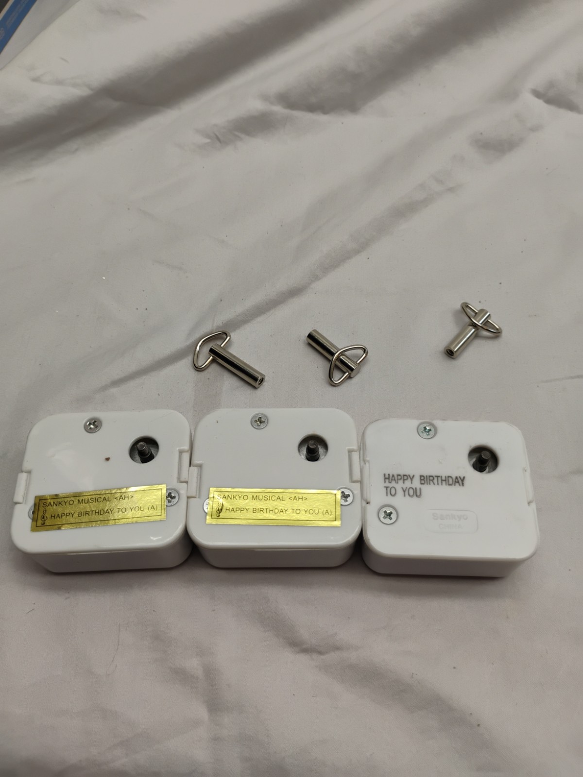 3X Sankyo Wind Up Music Box With Key - Happy Birthday To You 3X Sankyo Wind Up Music Box With Key - Happy Birthday To You