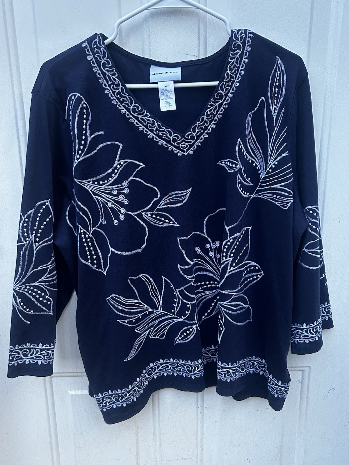 Alfred Dunner Navy V-Neck Floral Embroidered Pullover Top 3/4 Sleeve Sz Xl EUC