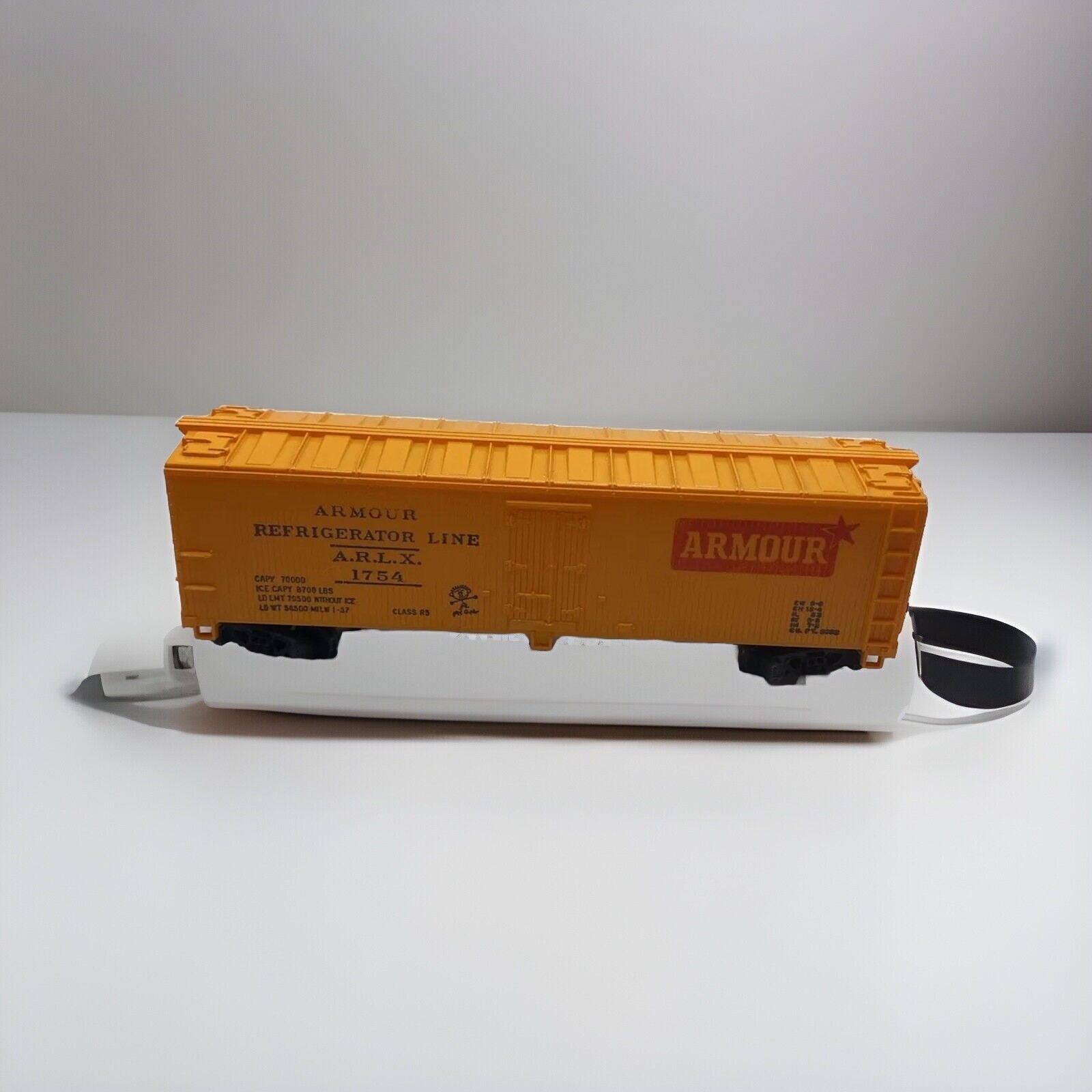 VTG HO Scale Mantua Armour Refrigerator Line ARLX 1754 box Car Train