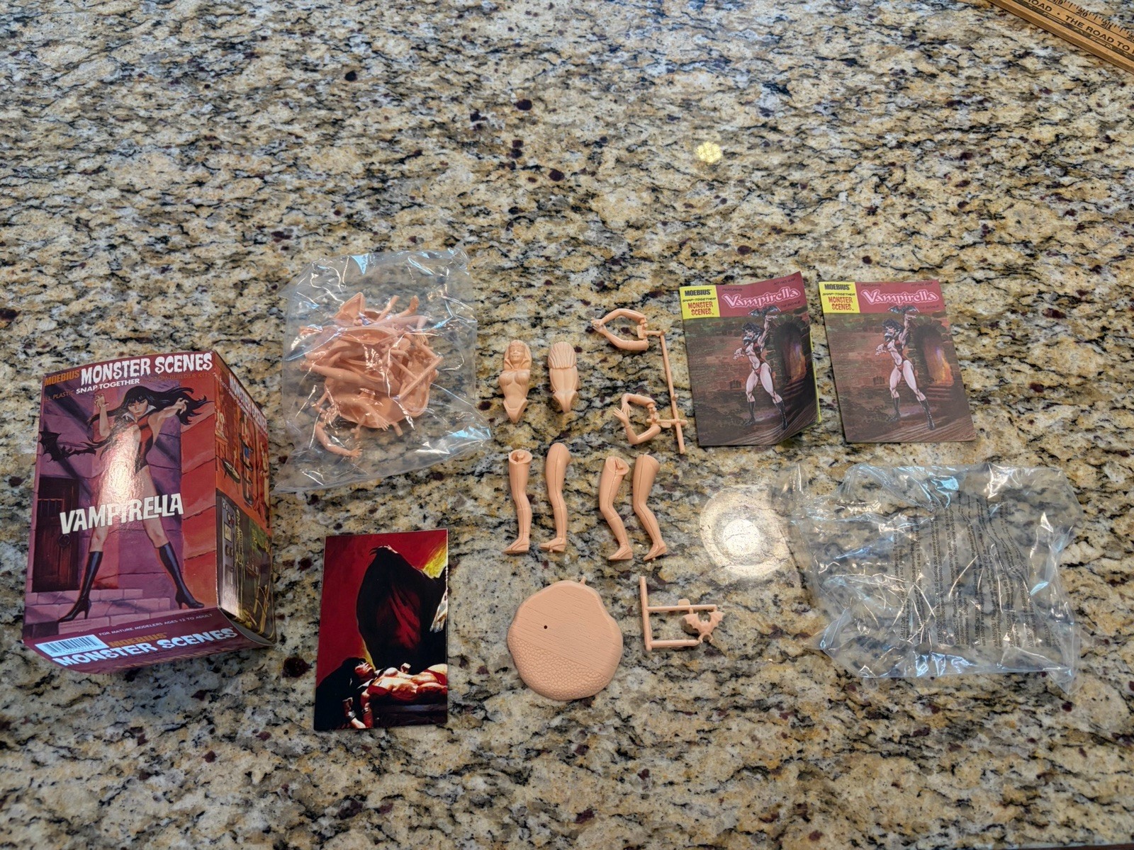 Moebius Monster Scenes Vampirella Model Kit # 638 SET OF 2 IN ONE BOX