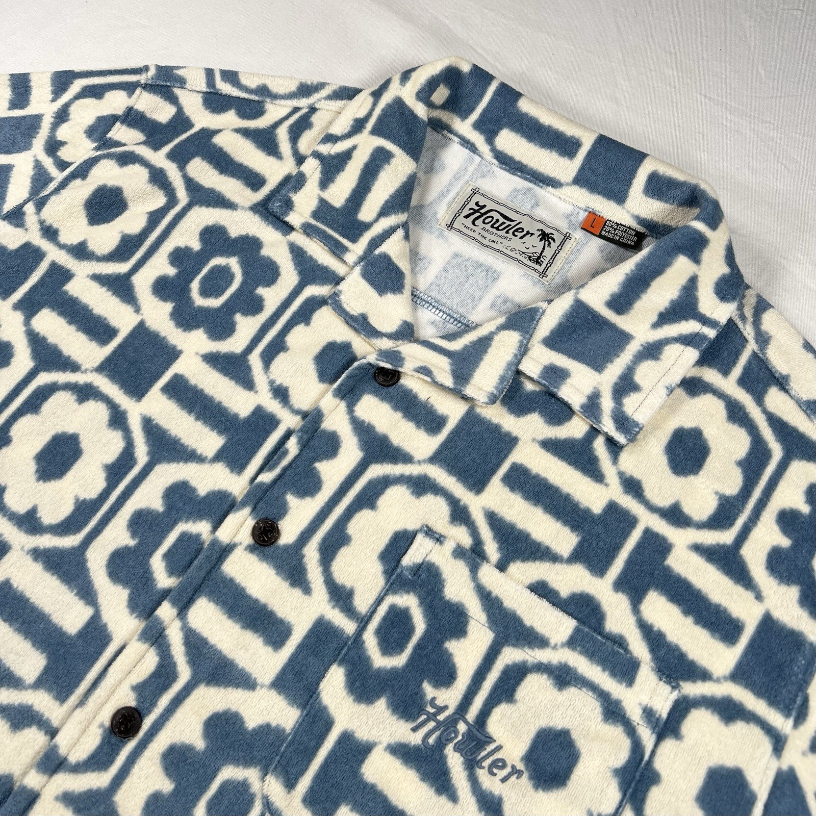 Howler Bros Palapa French Terry Shirt Talavera Aloha White/Blue Men’s Size L