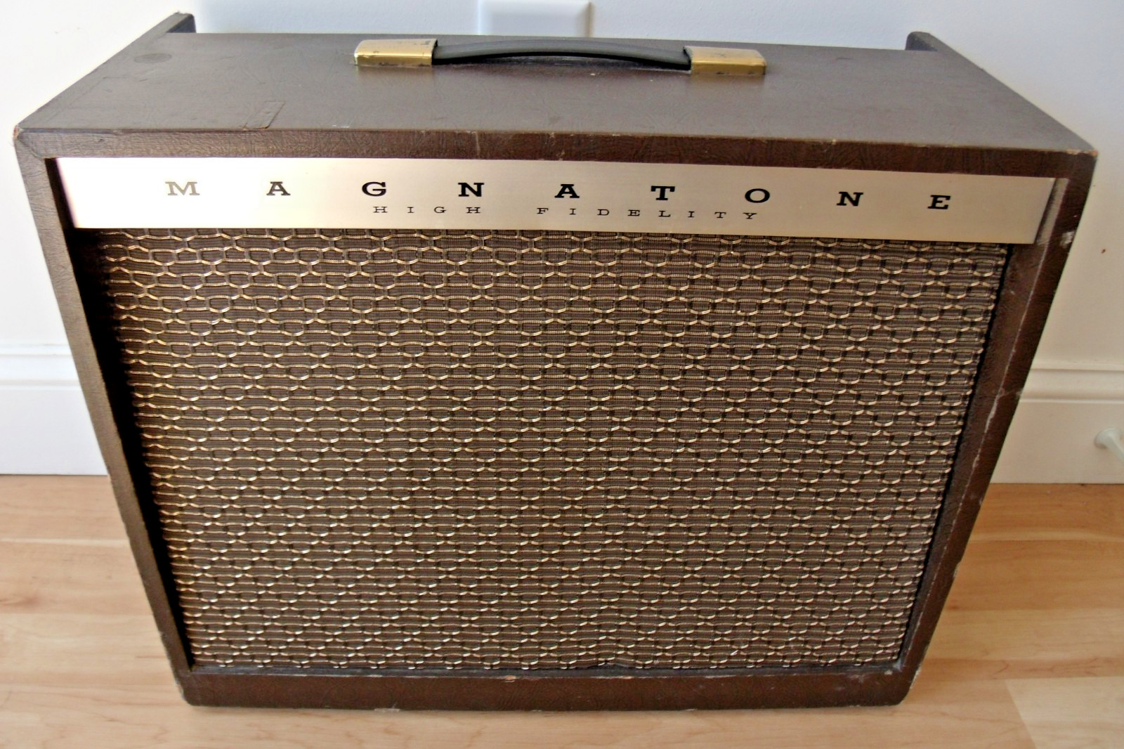1961 Magnatone 413 Vintage Tube Amplifier with Cover + Footswitch - Serviced 1961 Magnatone 413 Vintage Tube Amplifier with Cover + Footswitch - Serviced