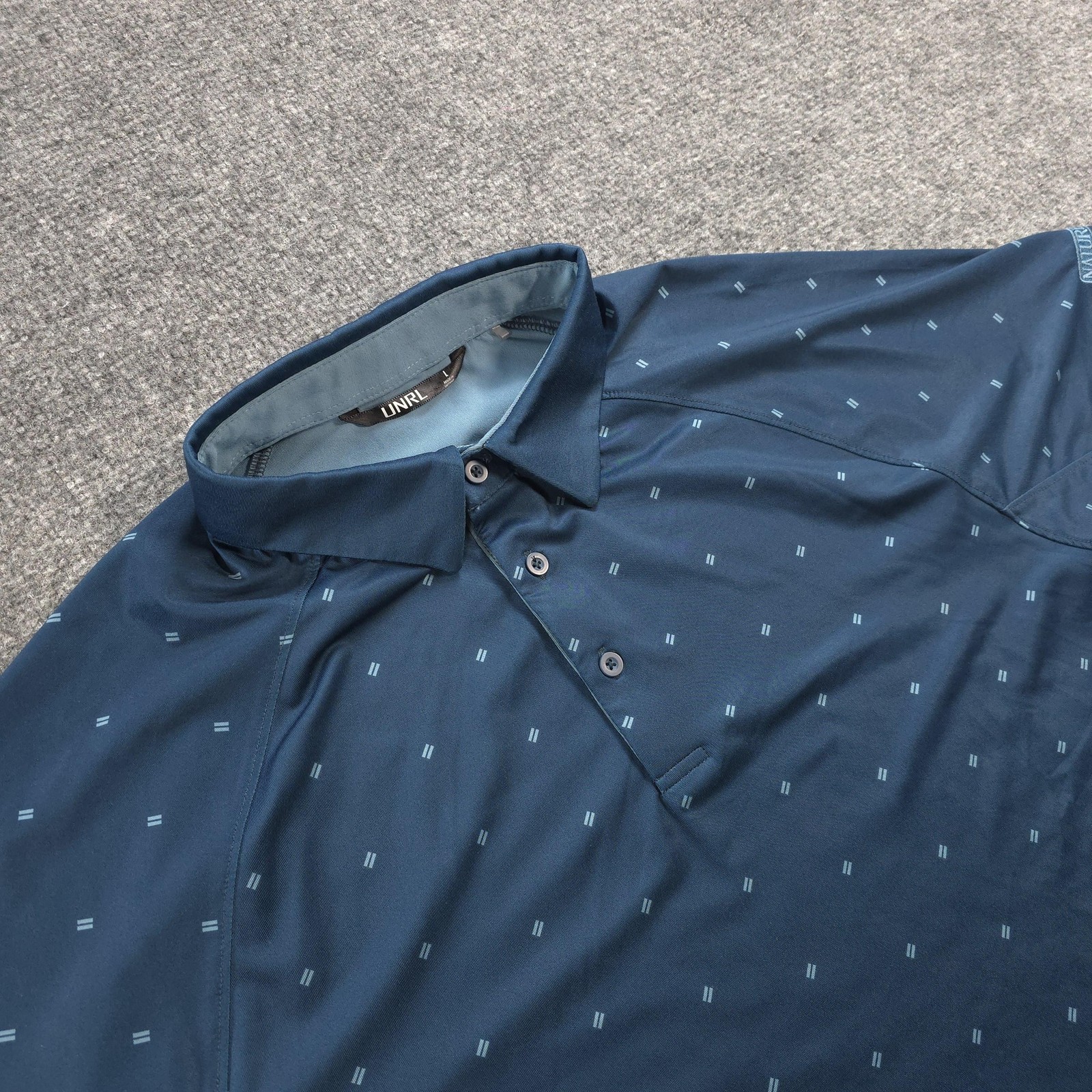 UNRL Polo Shirt Mens L Blue Geometric Print Performance Golf Stretch Preppy