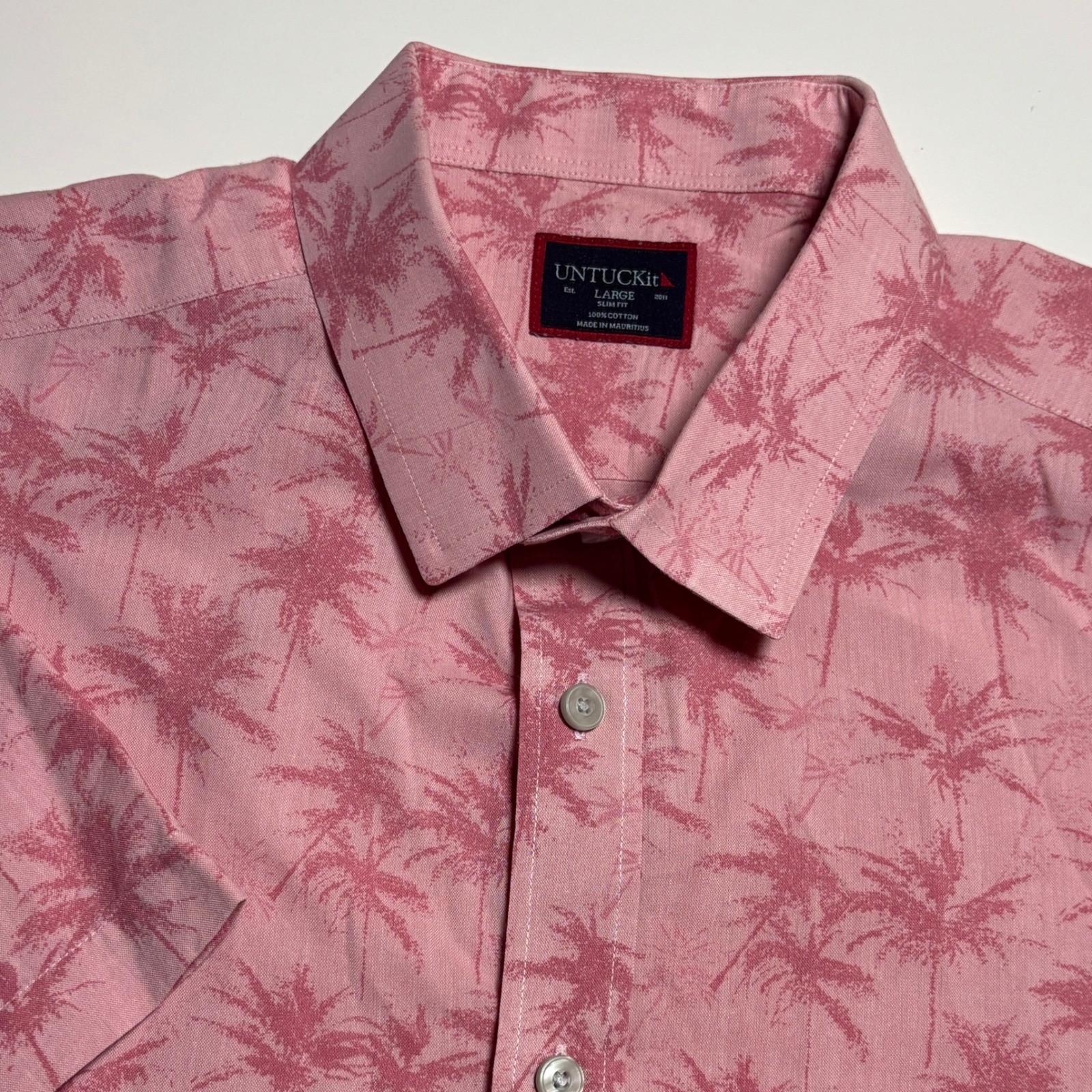 UNTUCKit Moldavia Slim Fit Pink Palm Tree Mens L Short Sleeve Button Down Shirt