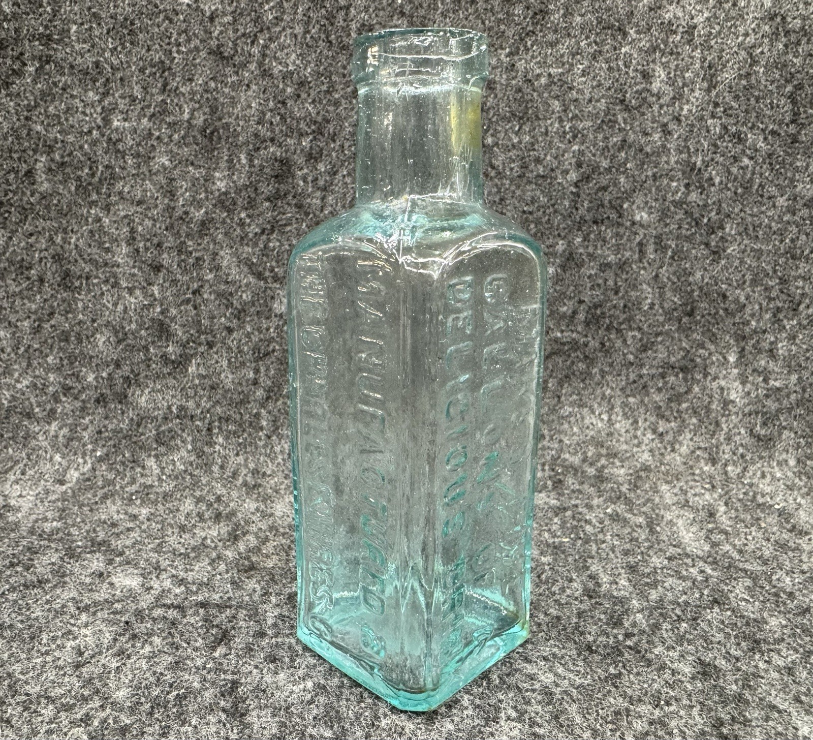 Vintage/Antique Charles E. HIRES Improved Root Beer Concentrate Bottle 5 Gallons Vintage/Antique Charles E. HIRES Improved Root Beer Concentrate Bottle 5 Gallons