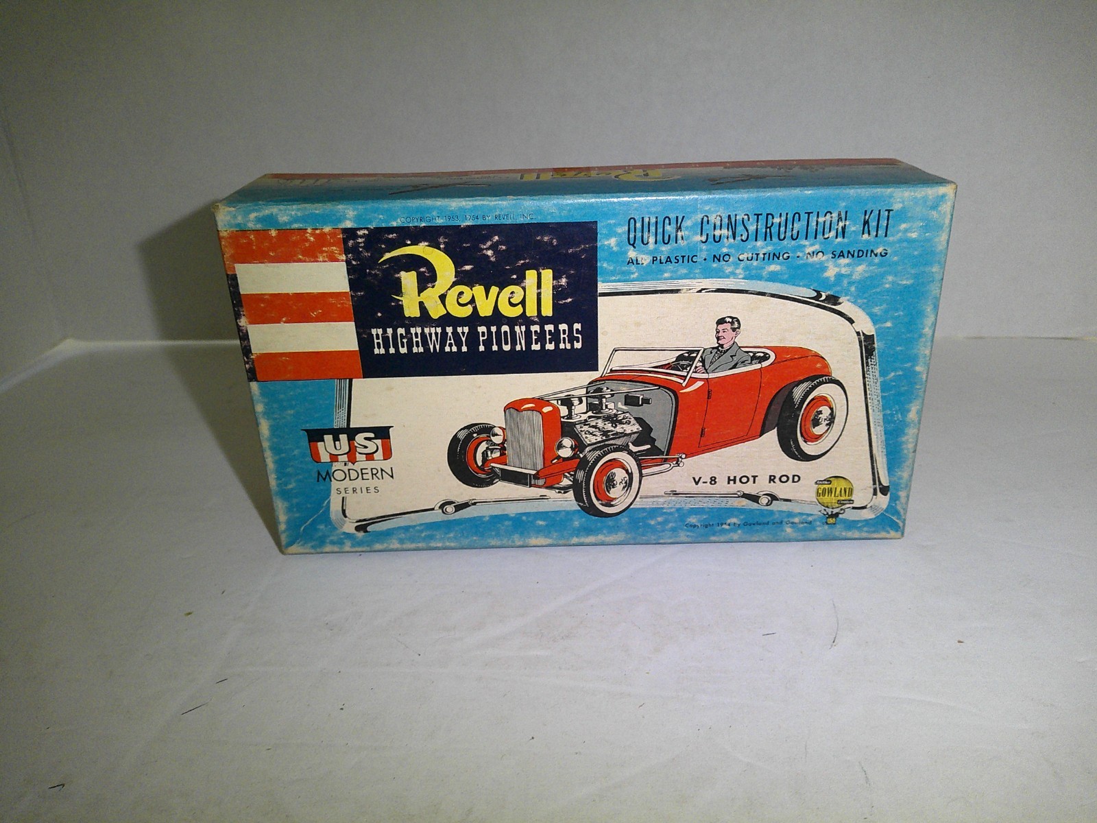 Revell Highway Pioneers H60-79 V-8 Hot Rod 1:32 Scale 1954
