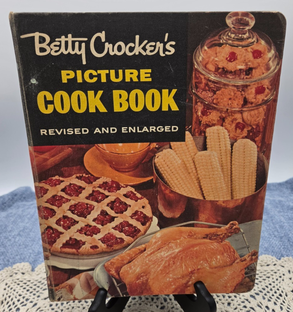 Vintage 1956 Betty Crocker\'s Picture Cook Book Revised Enlarged 2nd Ed Binder