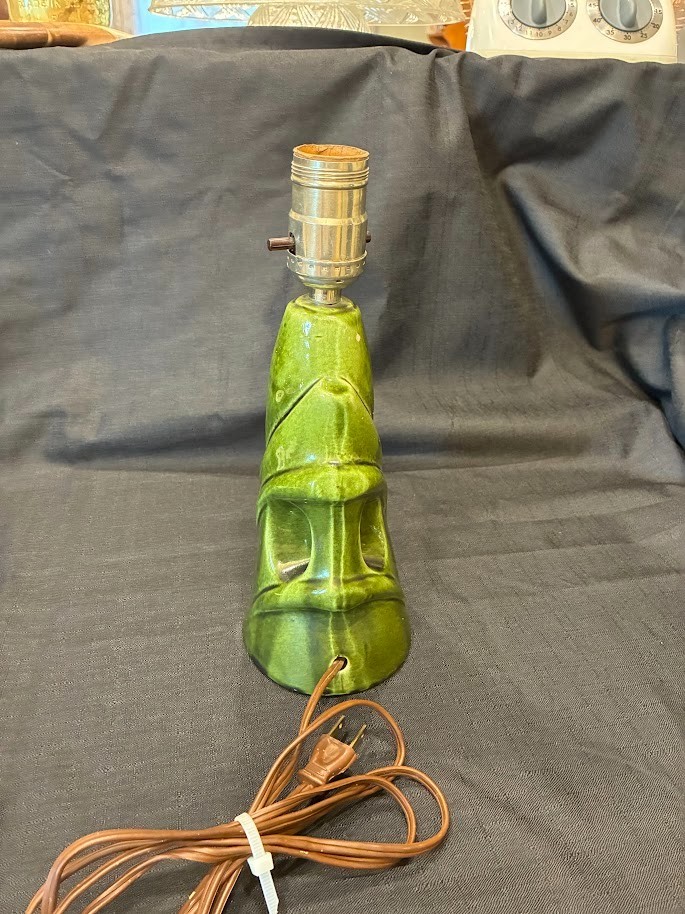 Vintage MCM Ceramic Green Abstract Dresser Lamp. 11 Vintage MCM Ceramic Green Abstract Dresser Lamp. 11