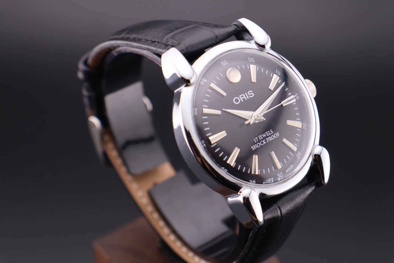 Vintage ORIS Swiss Hand-Wind Classic Mechanical Collectible Men’s Wrist Watch