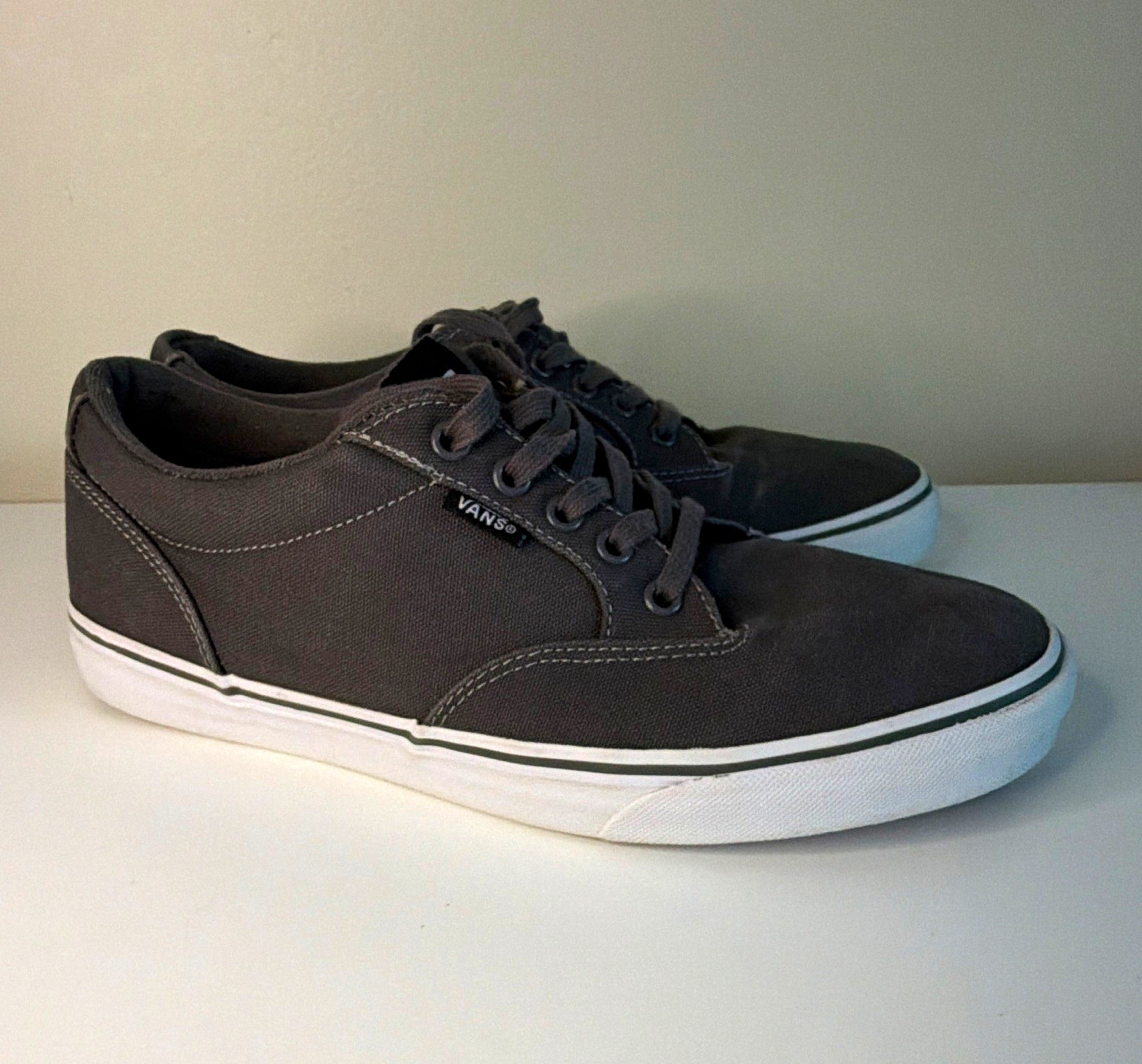 VANS Atwood Gray/White Canvas Low Top Lace-Up Sneakers Men’s US 10 VANS Atwood Gray/White Canvas Low Top Lace-Up Sneakers Men’s US 10
