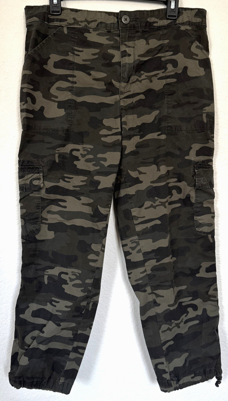 Social Standard by Sanctuary x Anthroplogie Jogger/Pants Size XL Camouflage
