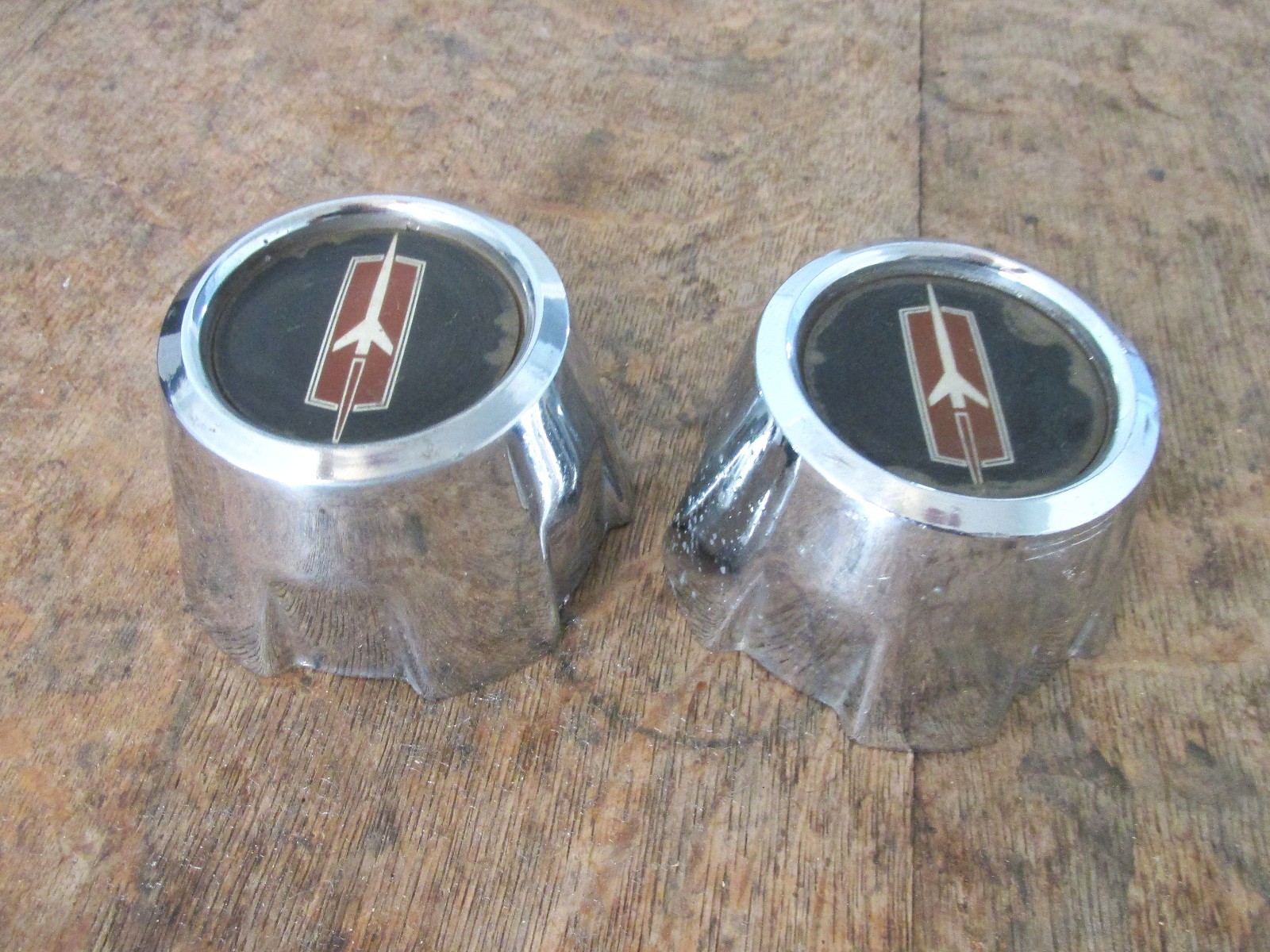 2  ORIGINAL RALLY WHEEL CENTER CAPS FOR 1973 - 1987 OLDSMOBILE CUTLASS