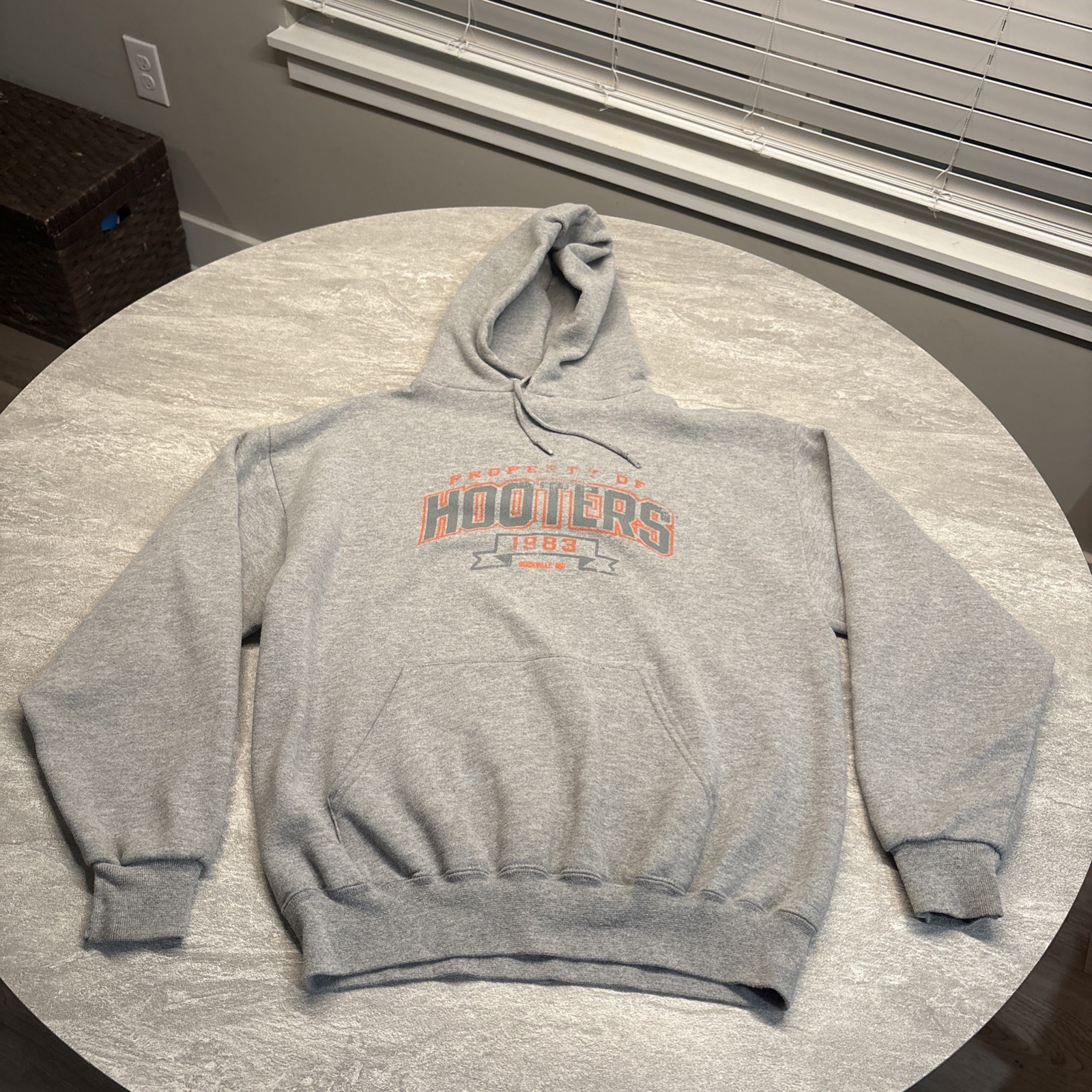 JERZEES Hooters Rockville Maryland Hoodie Sweatshirt Grey Pullover Y2K Large JERZEES Hooters Rockville Maryland Hoodie Sweatshirt Grey Pullover Y2K Large