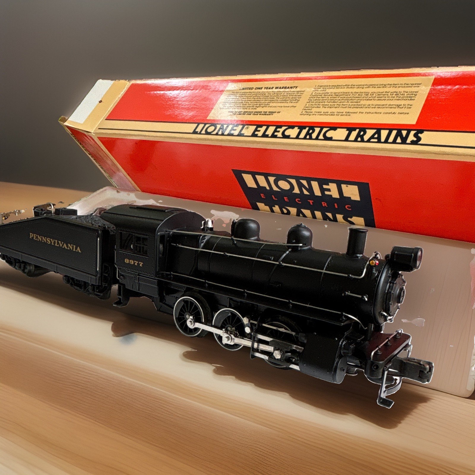 Lionel Pennsylvania 0-6-0 B6 Switcher Locomotive and Tender 6-18000