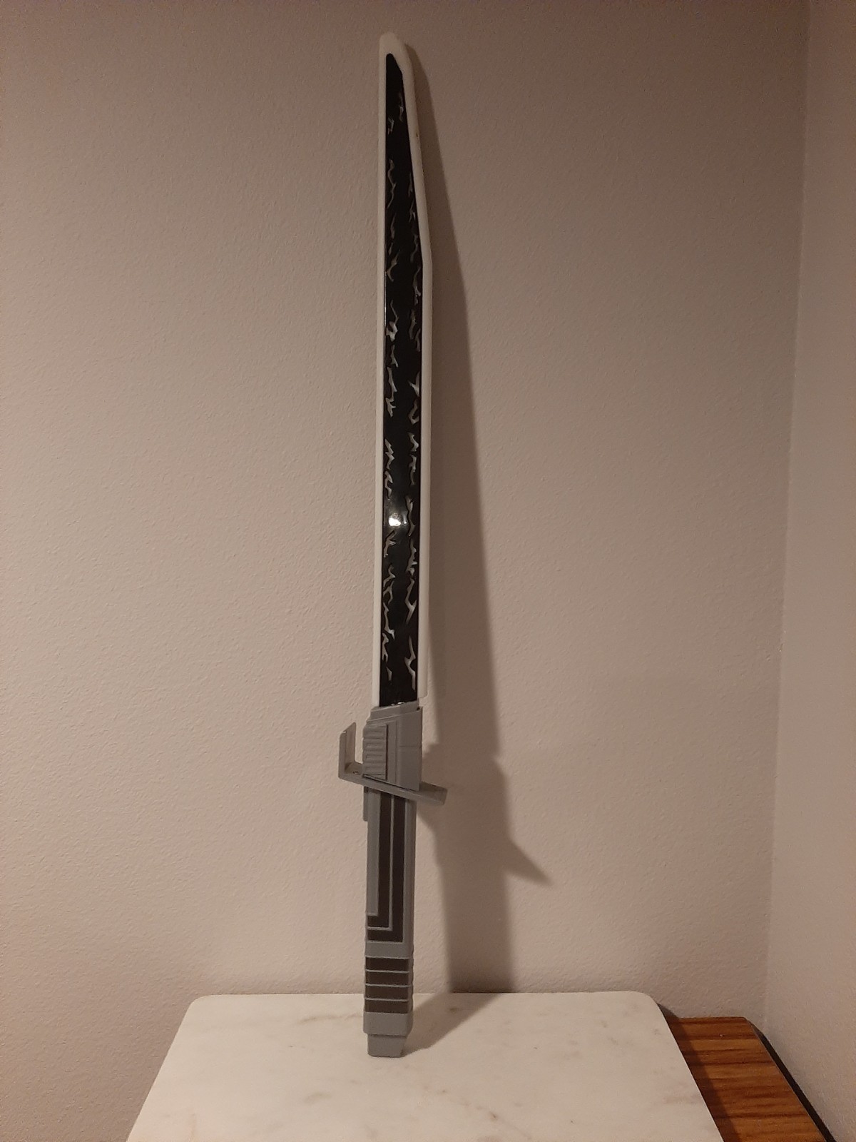 2020 Star Wars Dark Saber Light Saber Mandalorian Lights And Sounds 32\