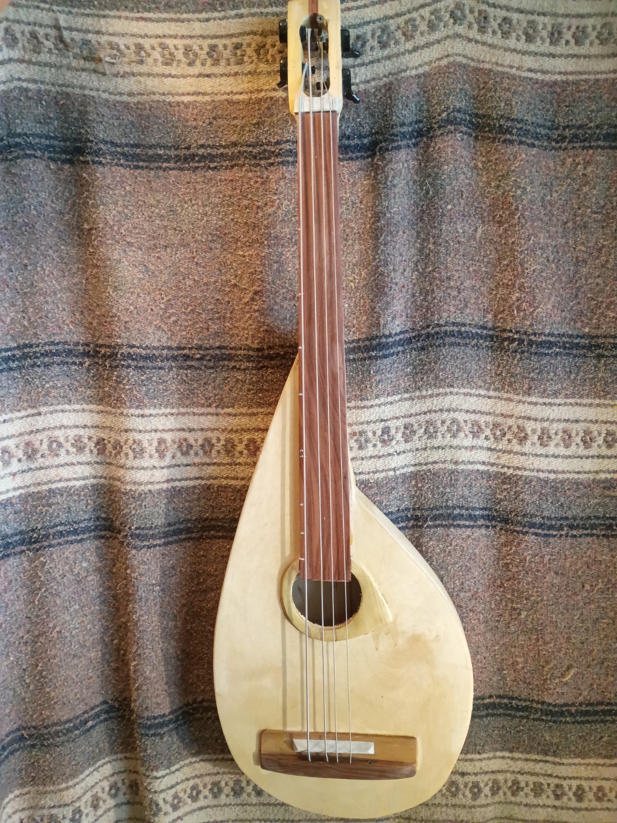 Right-hand Fretless Pocket Bass 4 String. Poplar Wood Festival Bass  30\