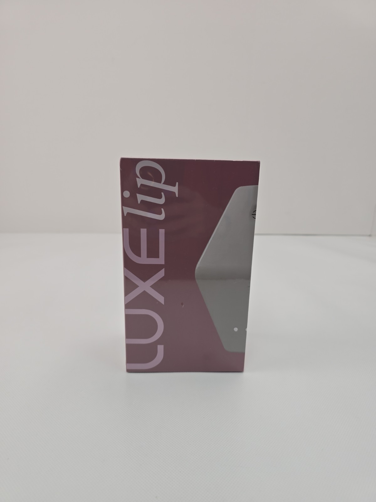 LuxeLip© The First 4-Wavelength LED Lip Device Sealed  