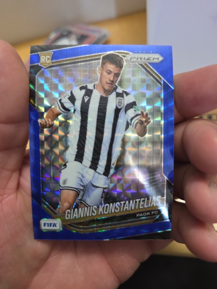 Panini Prizm FIFA 2025-26 Giannis Konstantelias RC #48 Blue Mosaic /209