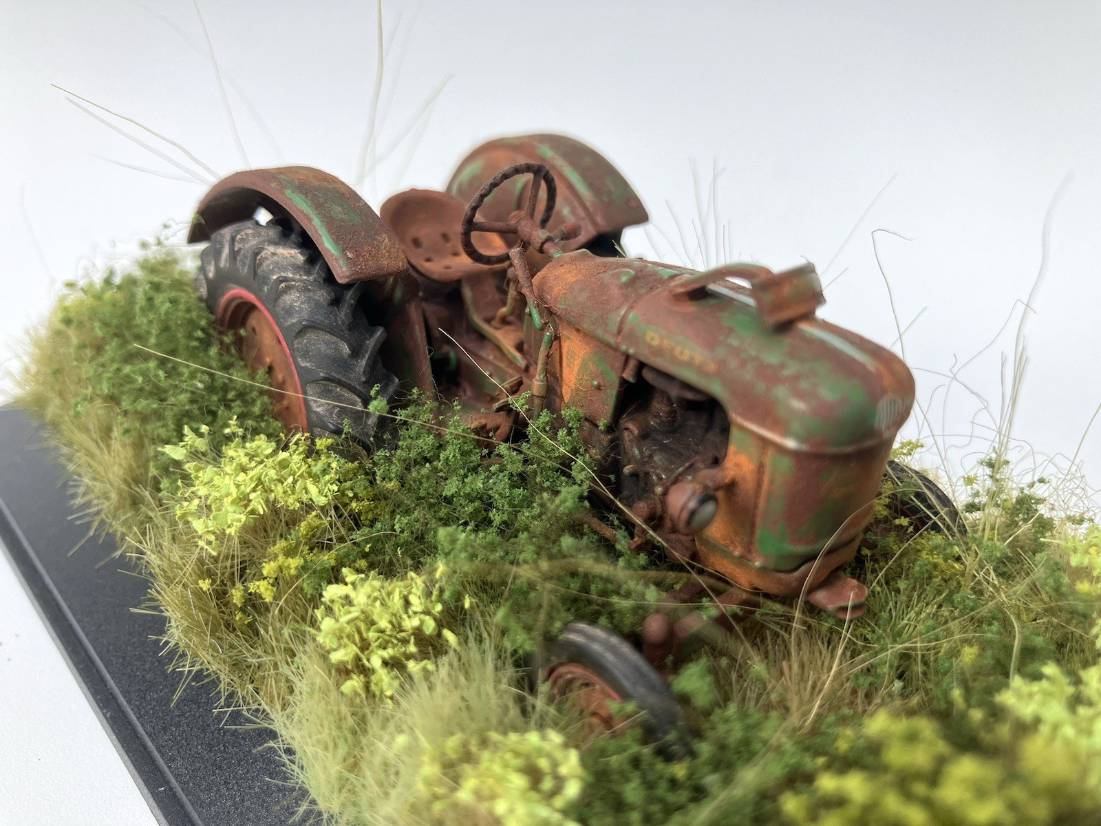 Weathered Universal Hobbies 1/43 O Scale 1963 Deutz Tractor Barn Find Weathered Universal Hobbies 1/43 O Scale 1963 Deutz Tractor Barn Find