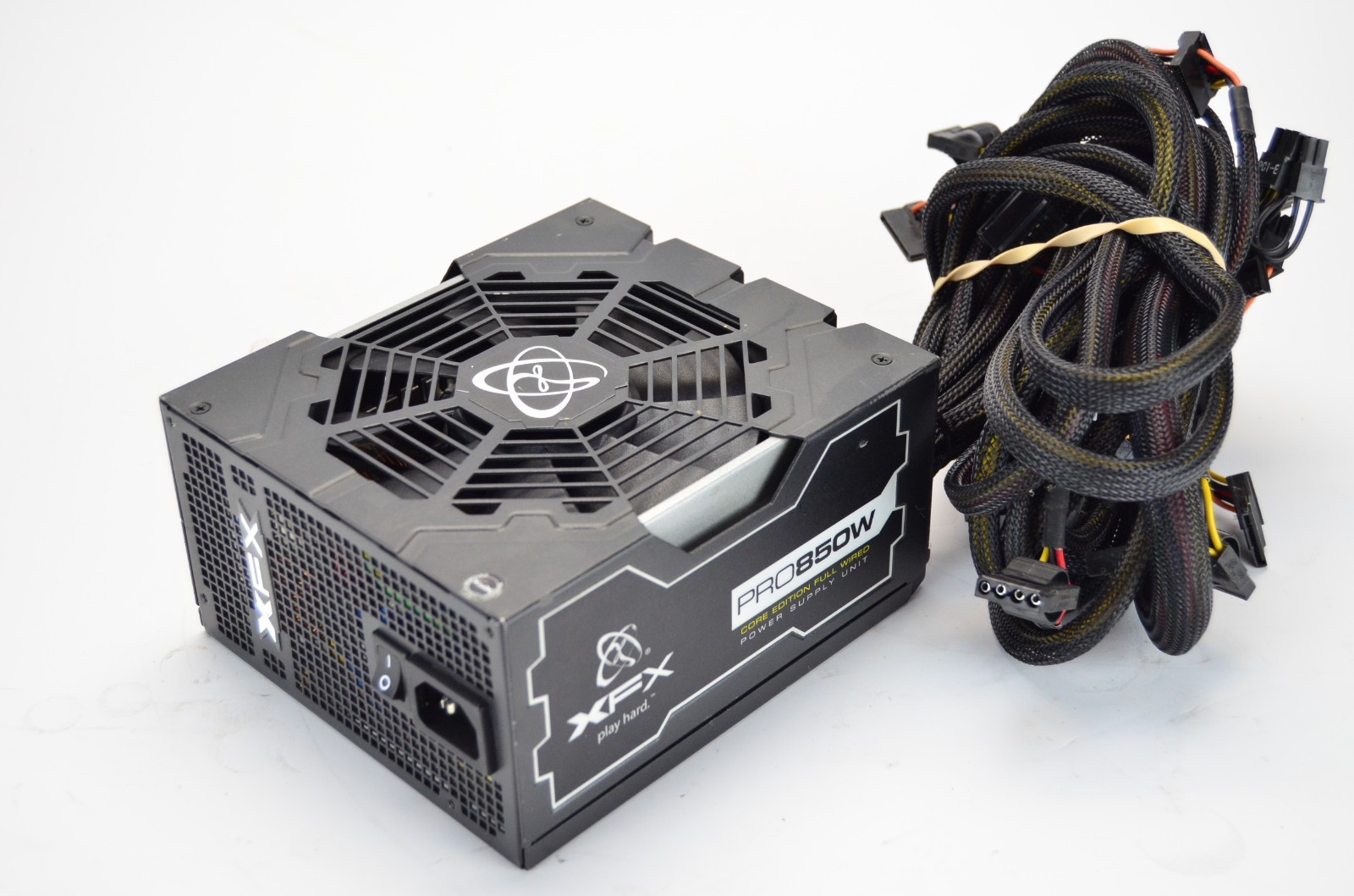 XFX PRO850W ATX Power Supply 850W 80 Plus Bronze Full Wired 1 Fan XPS-850W-SEW