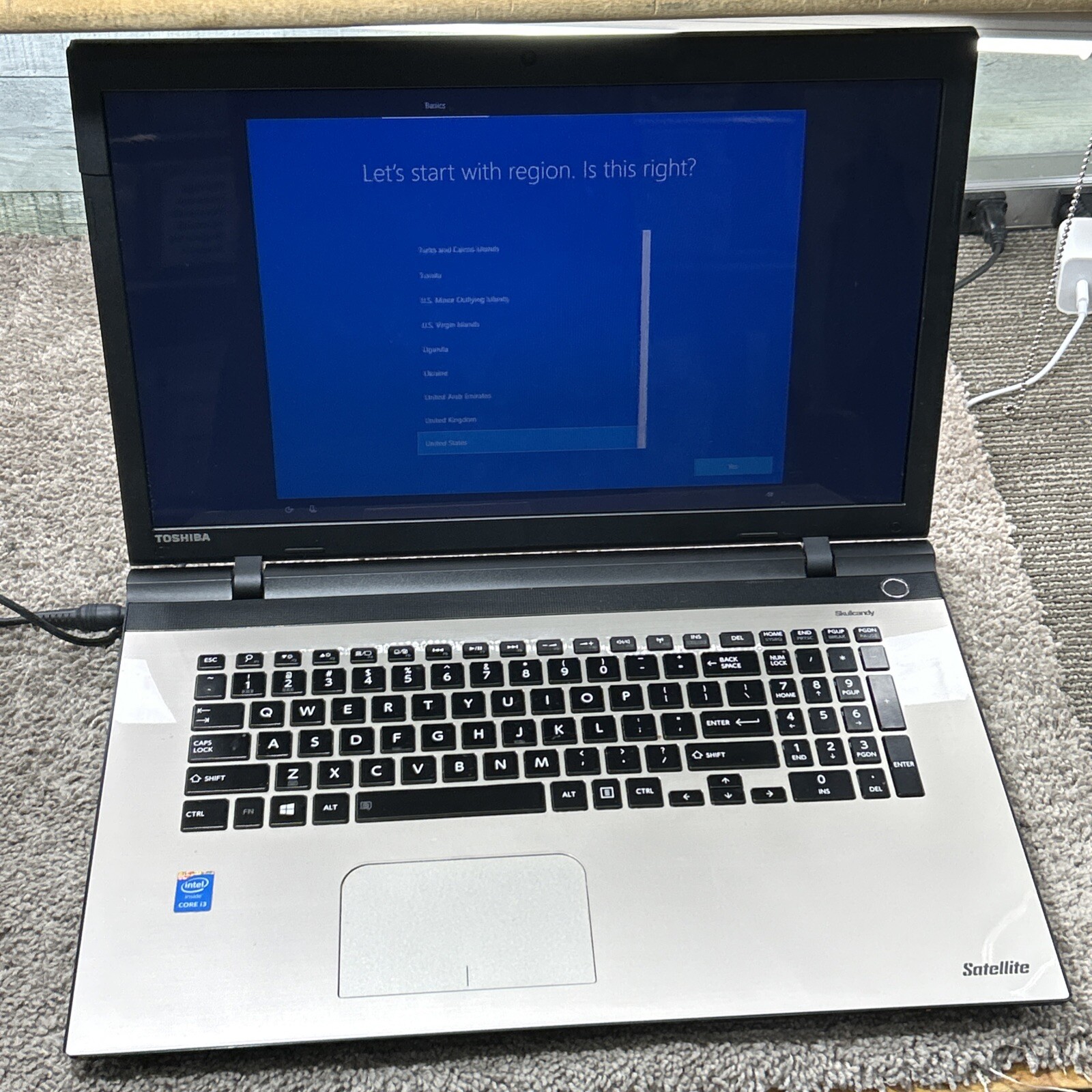 TOSHIBA SATELLITE L75-B7270 17.3\