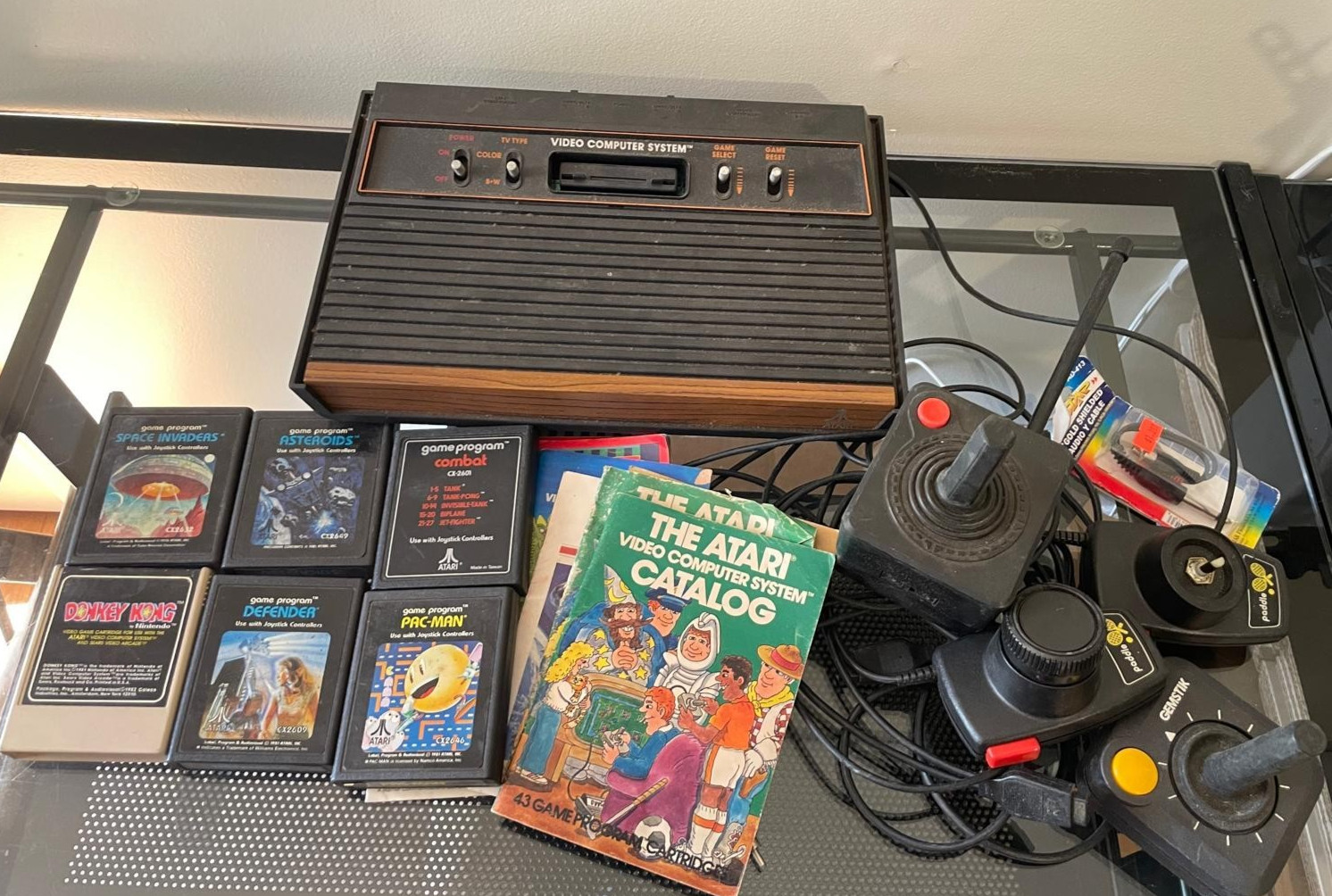 Atari 2600 4-Switch Console with 6 classic games WOW Atari 2600 4-Switch Console with 6 classic games WOW