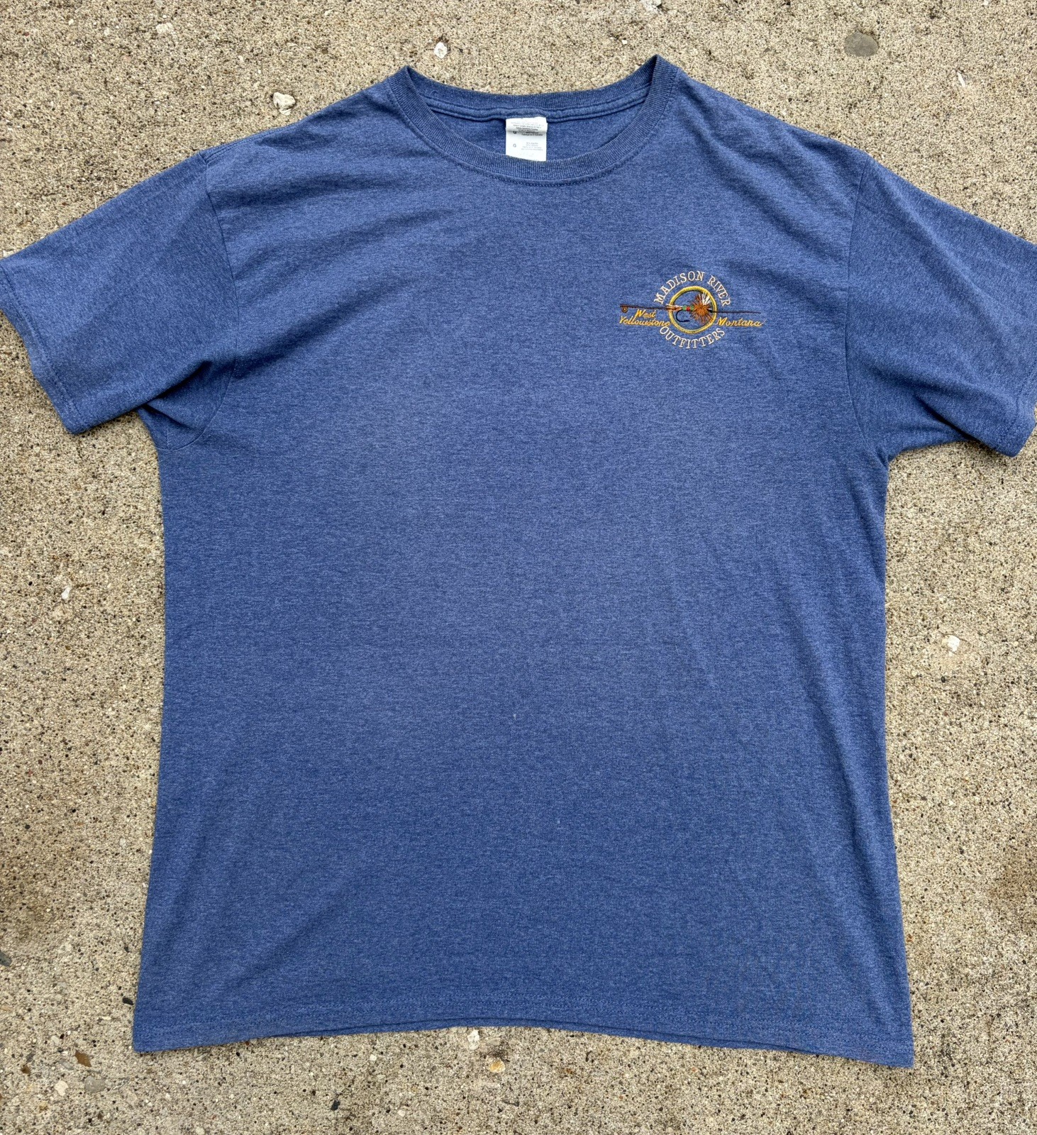 Vintage 1990s Stitched Yellowstone Montana Madison River Outfitters T-Shirt