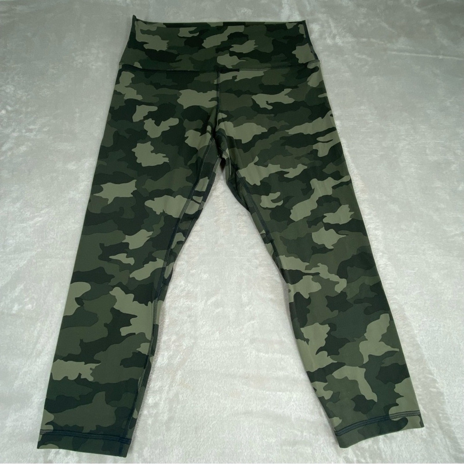 Lululemon Wunder Train High-Rise Tight legging camoSize 12