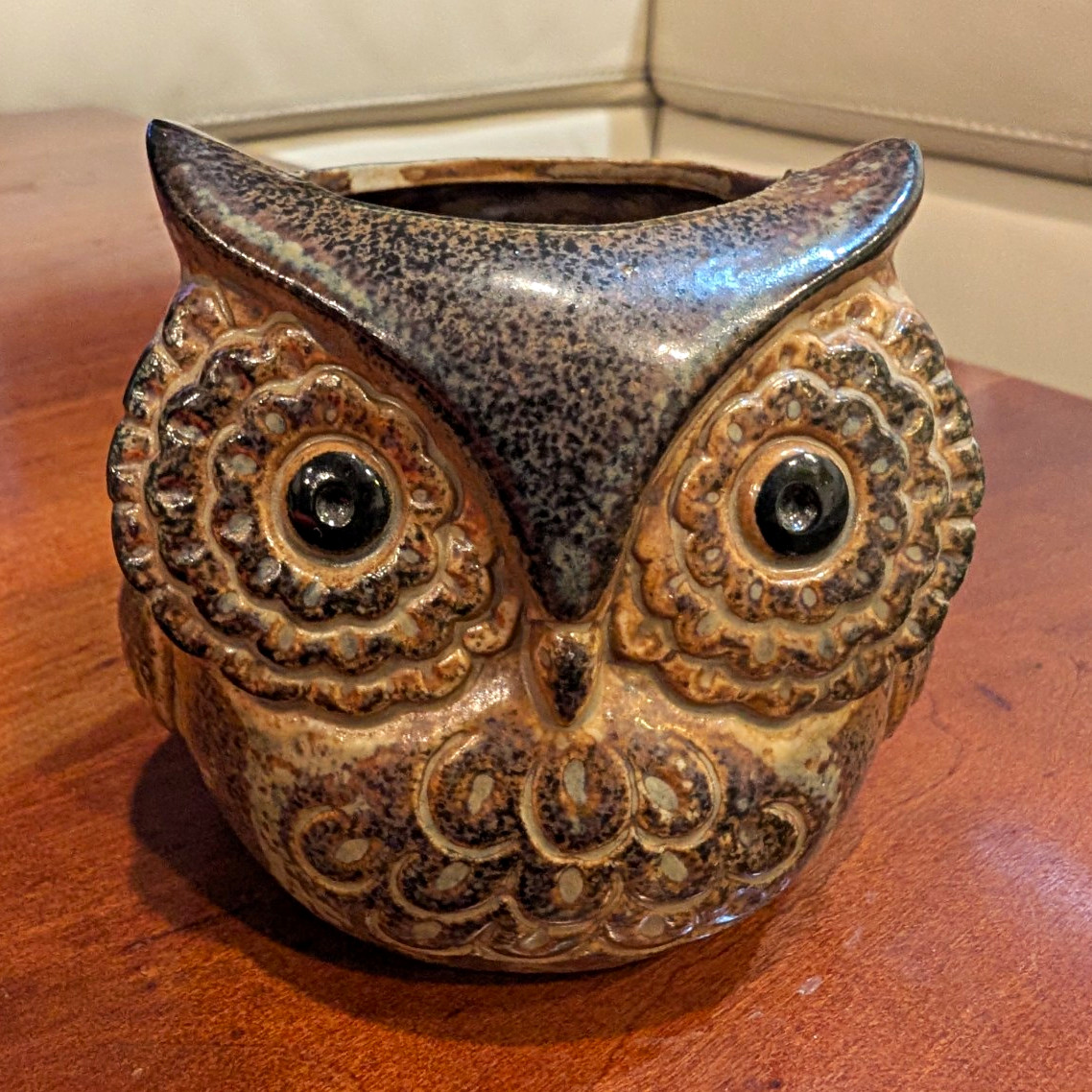 Owl-Shaped Ceramic Vase/Jar Container, Brown Glaze Pottery Oritagi Japan Owl-Shaped Ceramic Vase/Jar Container, Brown Glaze Pottery Oritagi Japan