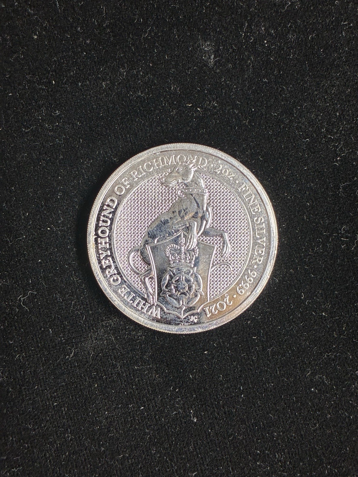 2021 Great Britain  2oz Silver Queen\'s Beast, White Greyhound of Richmond Round.