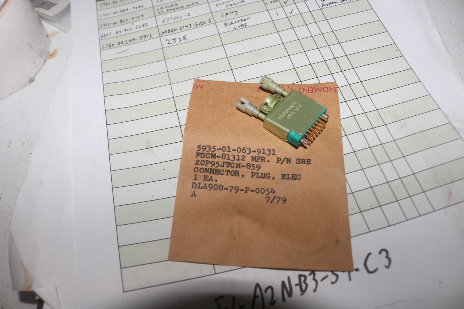 NOS Winchester electrical connector PN SRE20P95JTCH-859 5935-01-063-9131