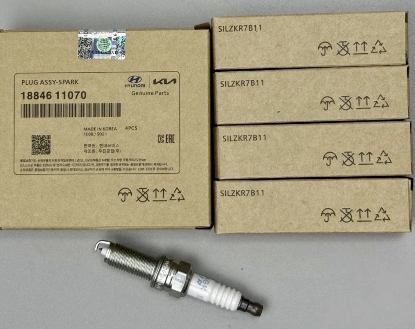 SPARK PLUGS for 11-18 ELANTRA TUCSON FORTE SORENTO SOUL OEM 1884611070 4 Pcs. SPARK PLUGS for 11-18 ELANTRA TUCSON FORTE SORENTO SOUL OEM 1884611070 4 Pcs.