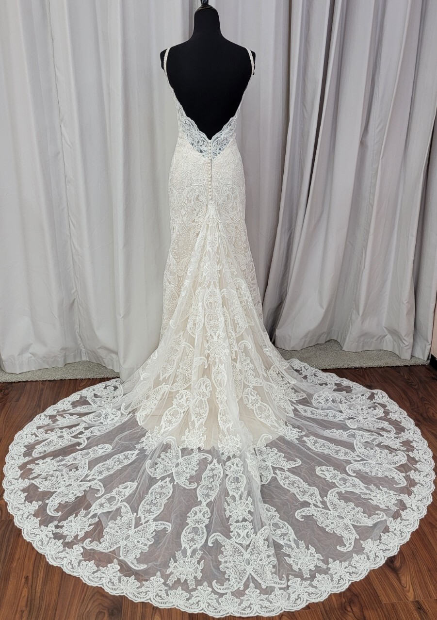 NEW Morilee Bridal 8112 Malia Wedding Dress Sheath Fit Flare Open Low Back Lace