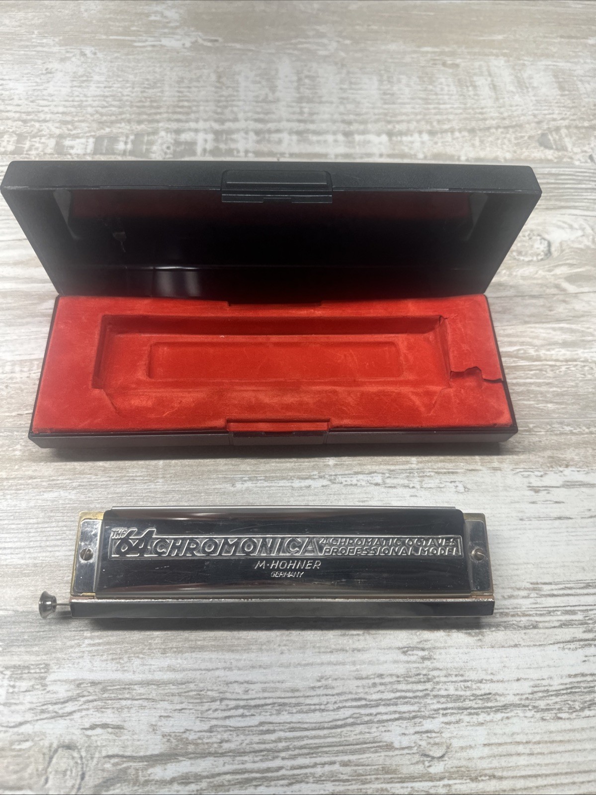 Hohner 64 Chromonica 280 C 4 Octave Professional Model Key of C - w/Case -VG Hohner 64 Chromonica 280 C 4 Octave Professional Model Key of C - w/Case -VG