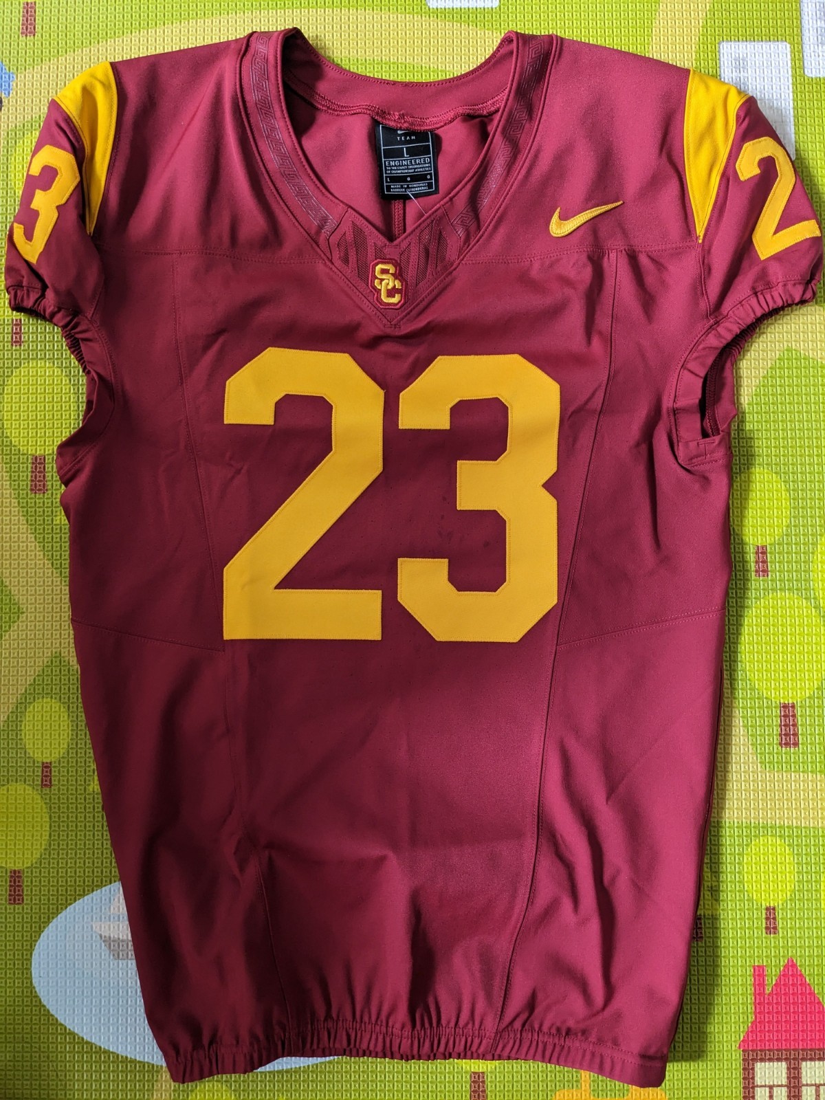 Nike USC Southern Cal Trojans Vapor FUSE Football Jersey Men\'s L Maroon CI3669 Nike USC Southern Cal Trojans Vapor FUSE Football Jersey Men\'s L Maroon CI3669