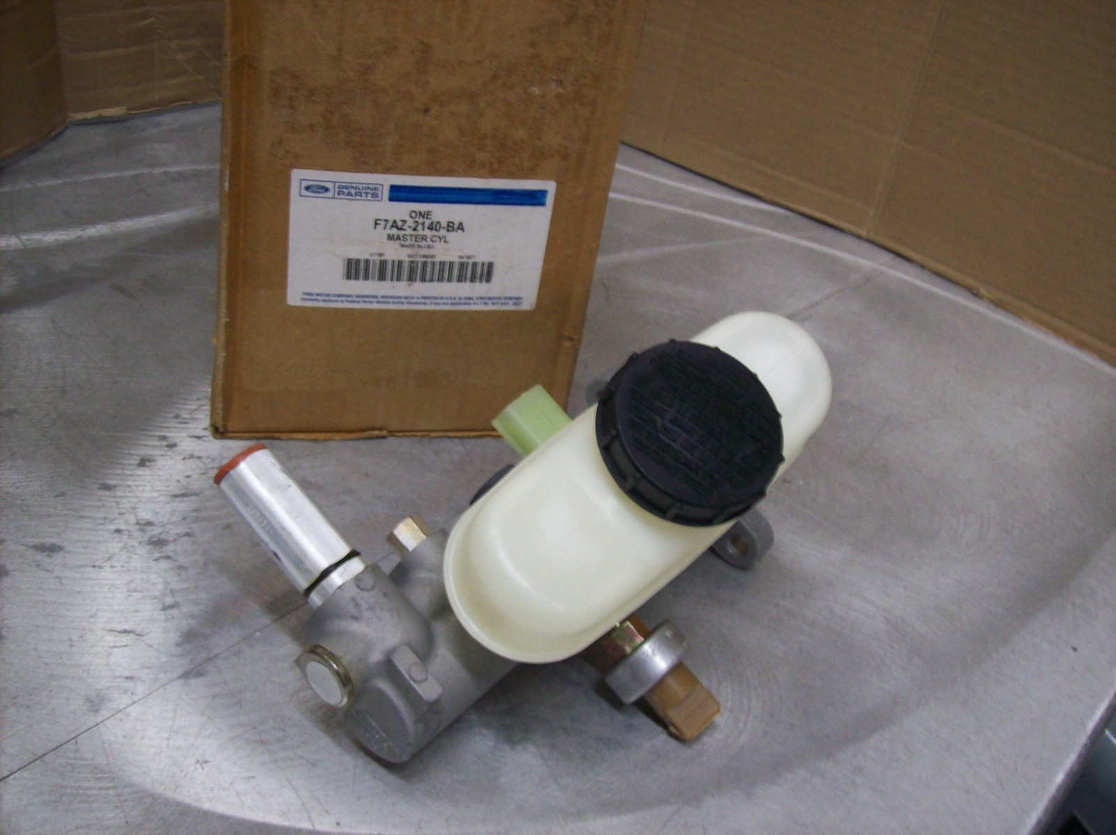 Ford Genuine OEM NOS Master Cylinder F7AZ-2140-BA Ford Genuine OEM NOS Master Cylinder F7AZ-2140-BA