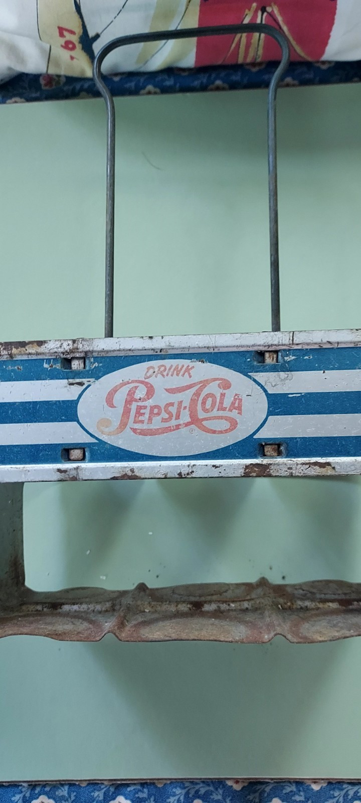 VINTAGE EARLY 40s PEPSI COLA DOUBLE DOT SIX BOTTLE CARRIER BIGGER BETTER VINTAGE EARLY 40s PEPSI COLA DOUBLE DOT SIX BOTTLE CARRIER BIGGER BETTER