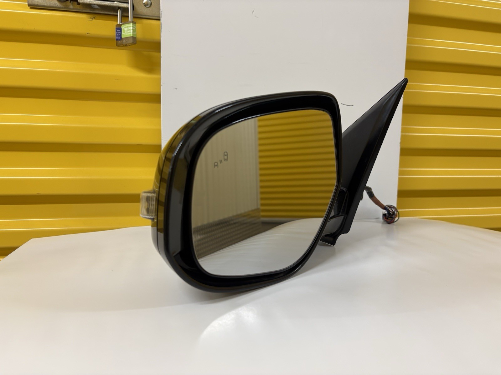 2020-2022 Mitsubishi Outlander Left Side Door Mirror Black With Lane Assist 2020-2022 Mitsubishi Outlander Left Side Door Mirror Black With Lane Assist