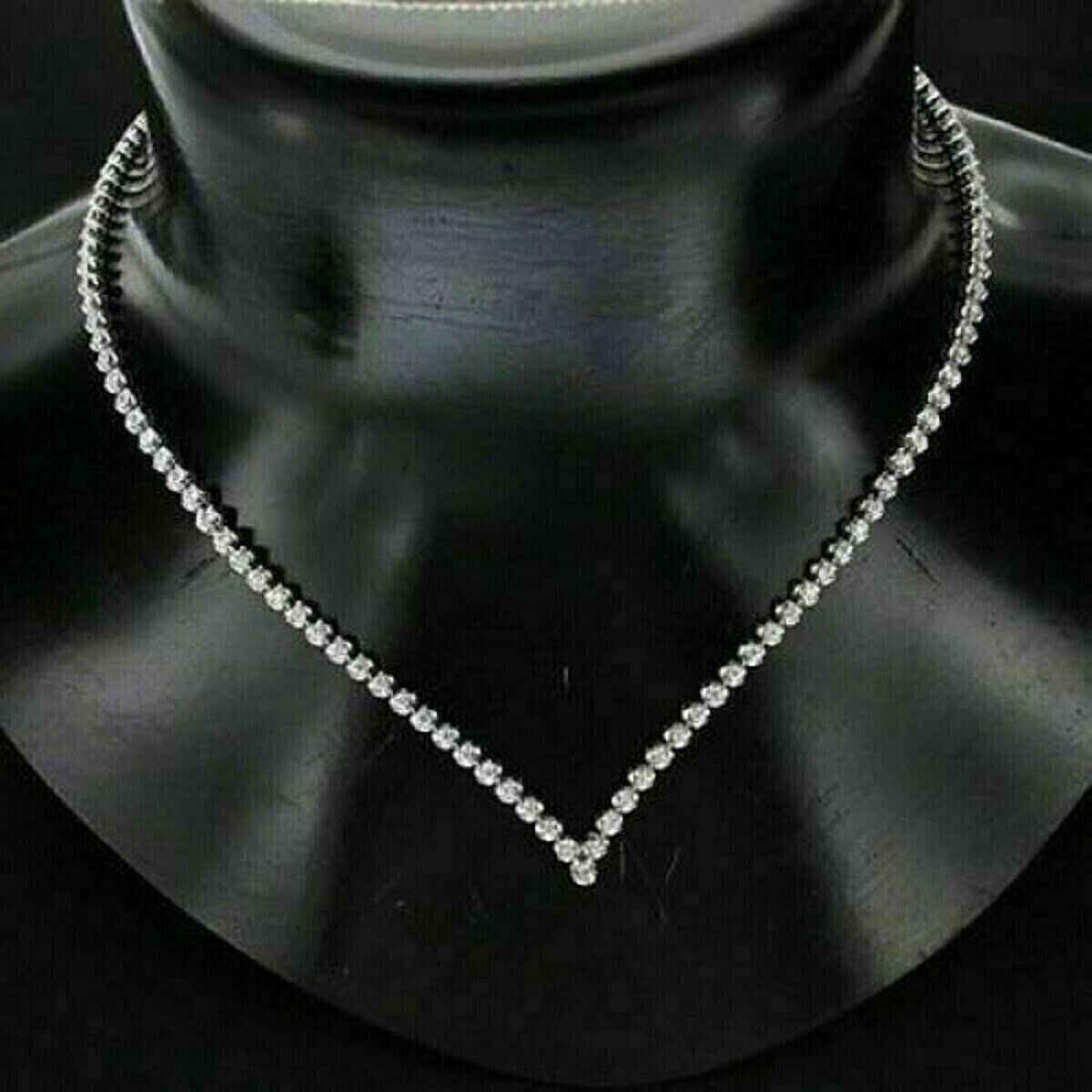 11Ct Round Simulated Diamond V Shaped 20\