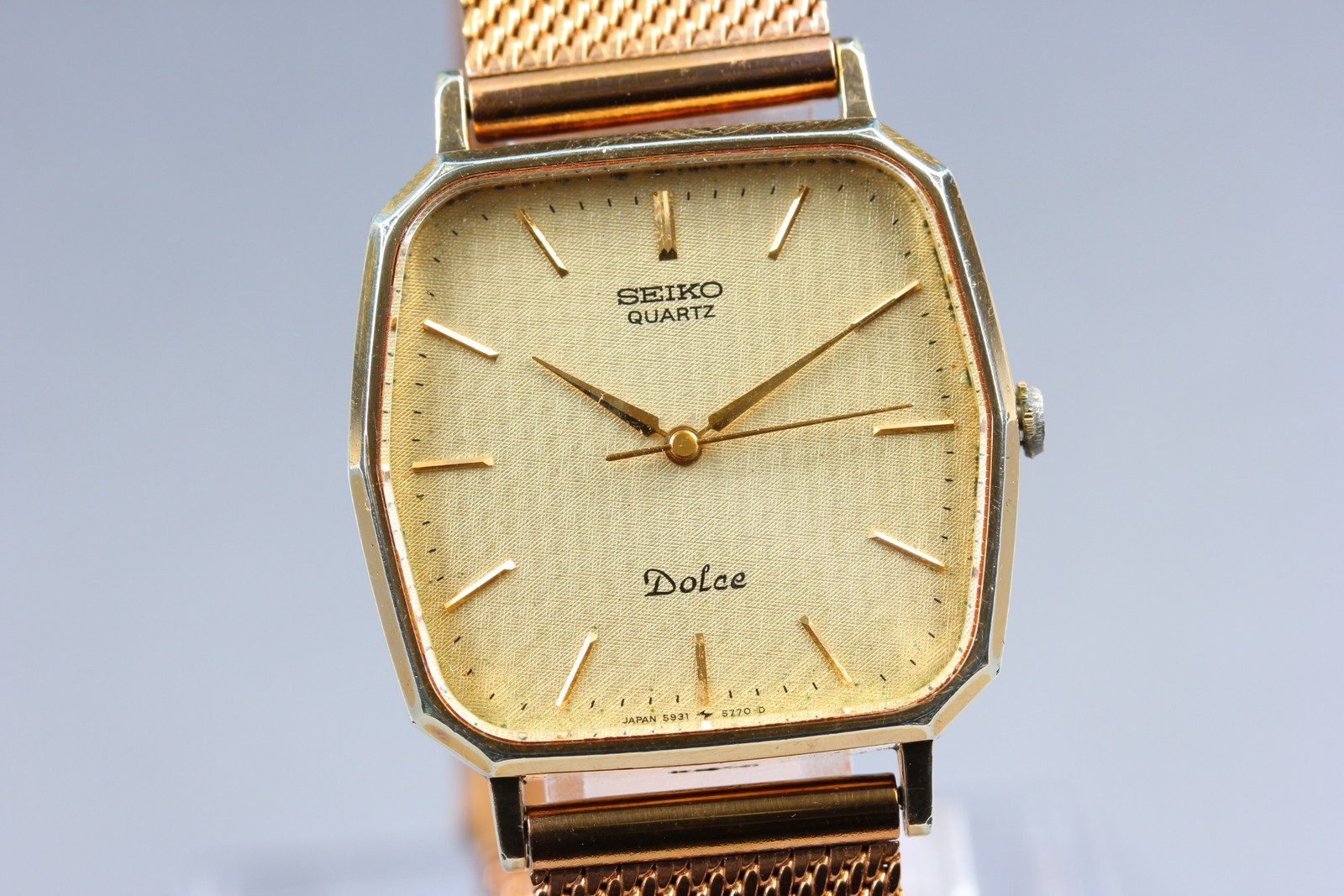 Vintage 1982 SEIKO Dolce 5931-5560 SGP30 Gold Dial Quartz 29mm Mens Watch Exc+5