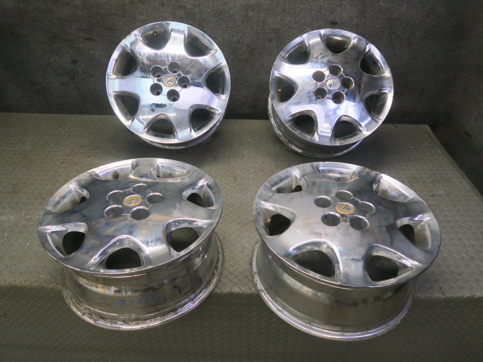 01-03 LEXUS UCF30 LS430 SET OF 4 ALLOY R17\