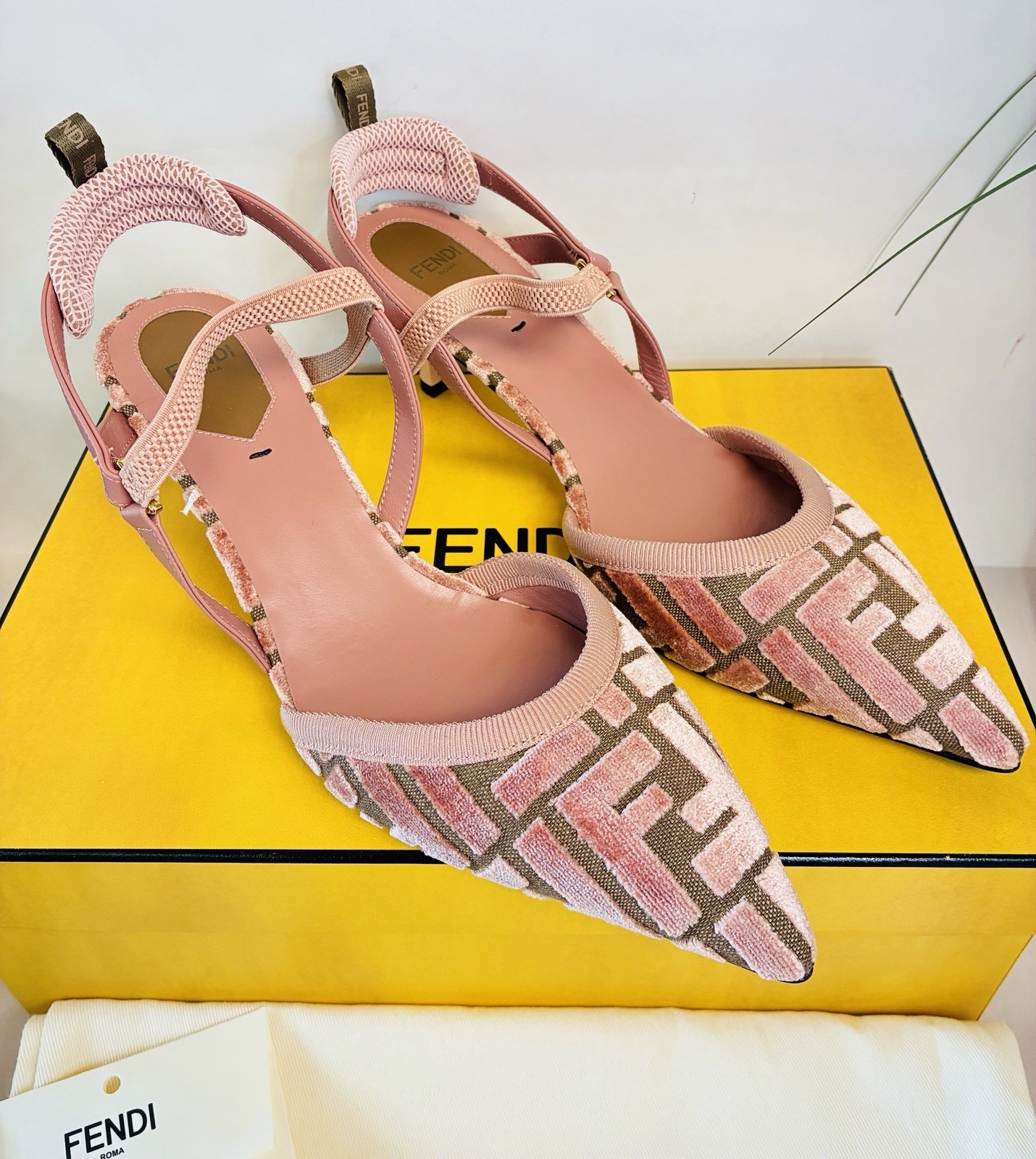 FENDI Colibri Lite Ff Jacquard Velvet Slingback  Mid Heel Pump Pink, Size 38 NEW
